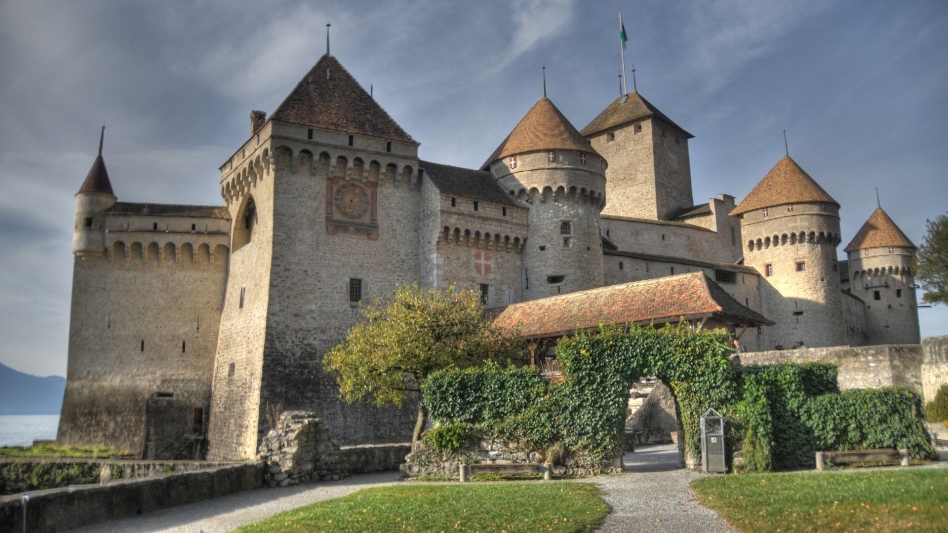 1920x1080 Chateau de Chillon: Majestic Swiss Castle in Veytaux HD Wallpaperx1080