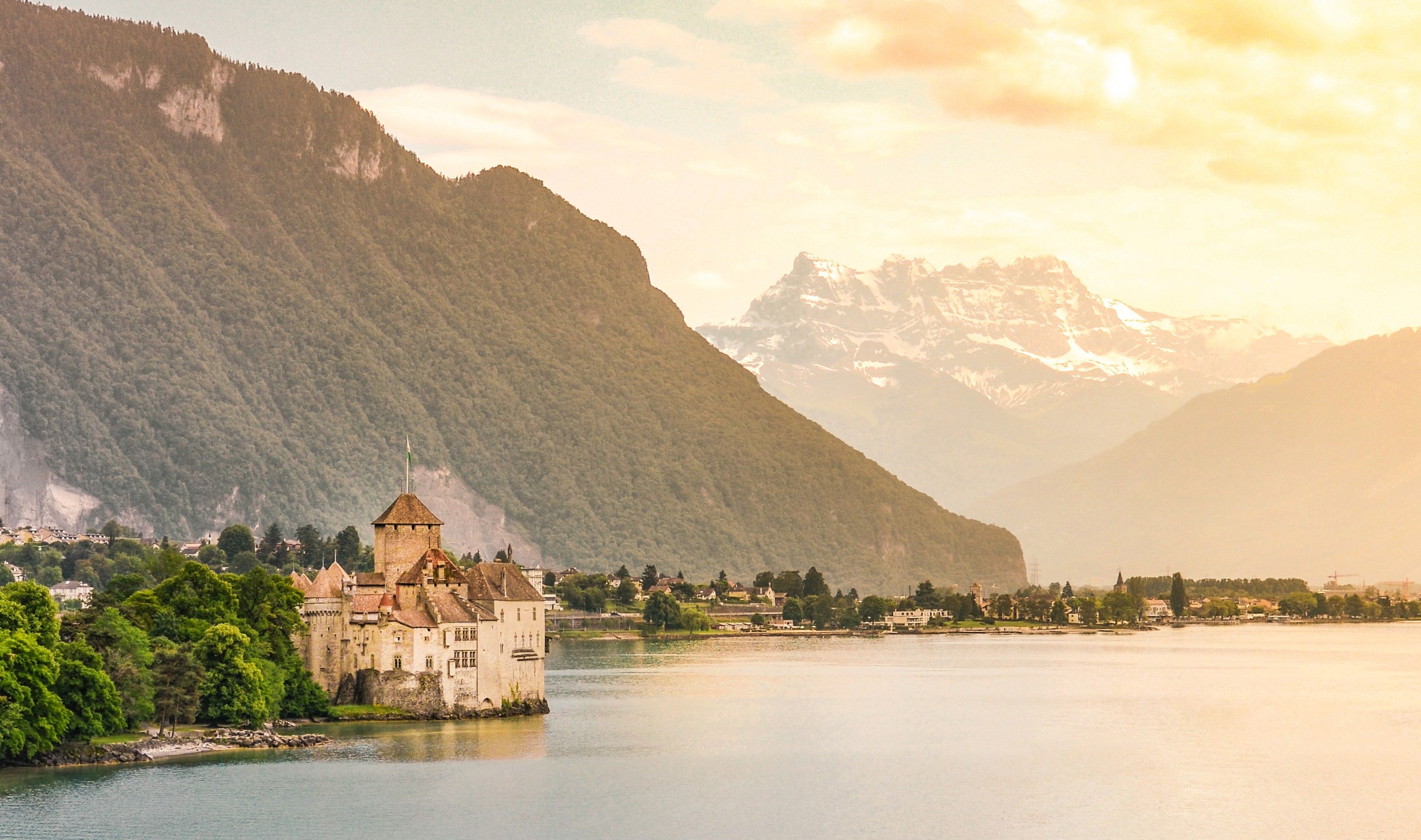 2922x1727 Chillon Castle