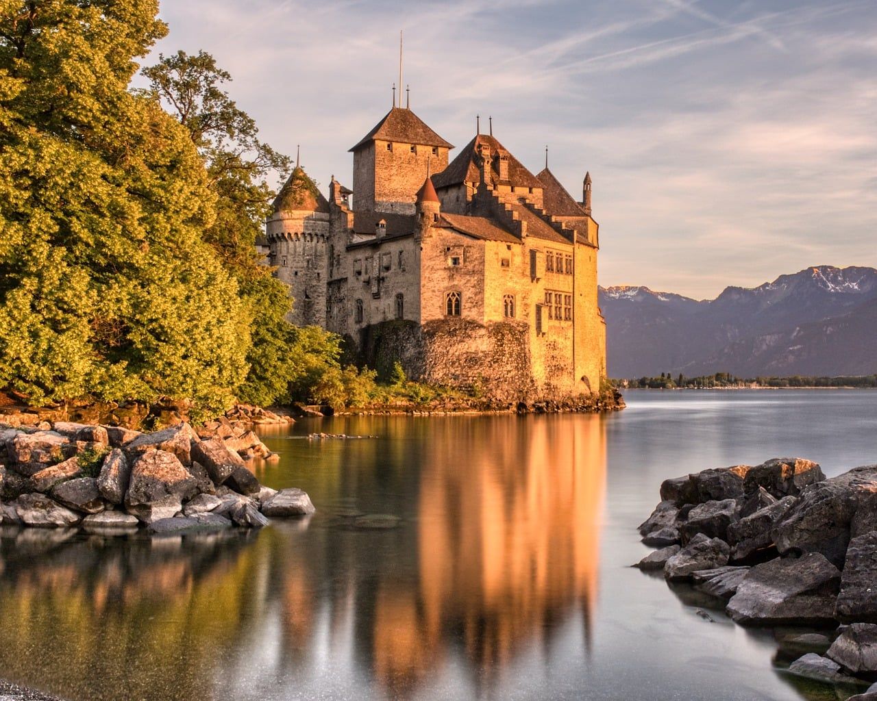 1280x1024 Free Chillon & Switzerland Image