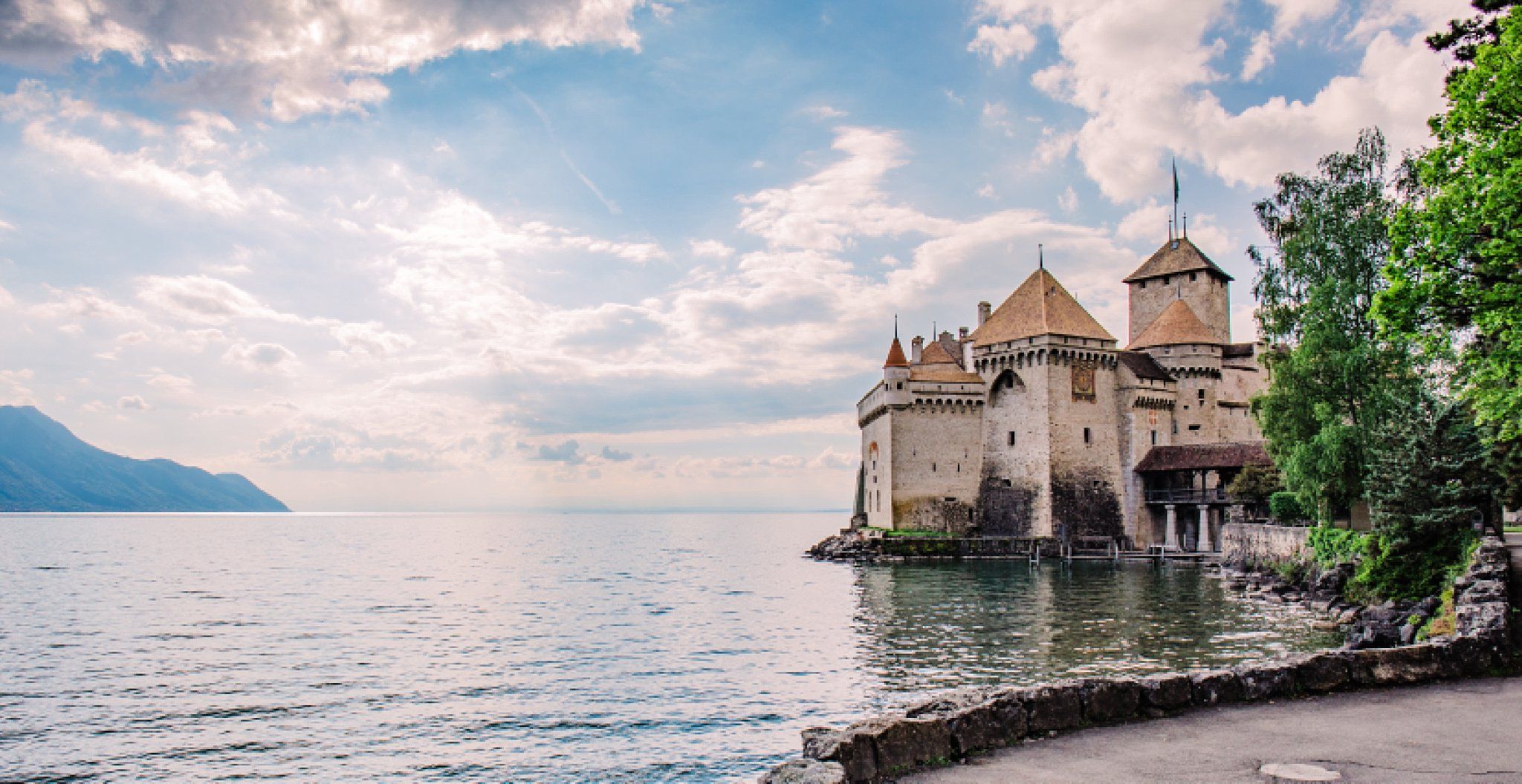 2048x1056 Chillon Castle [Switzterland's Most Popular Castle] Next Stop: Adventure