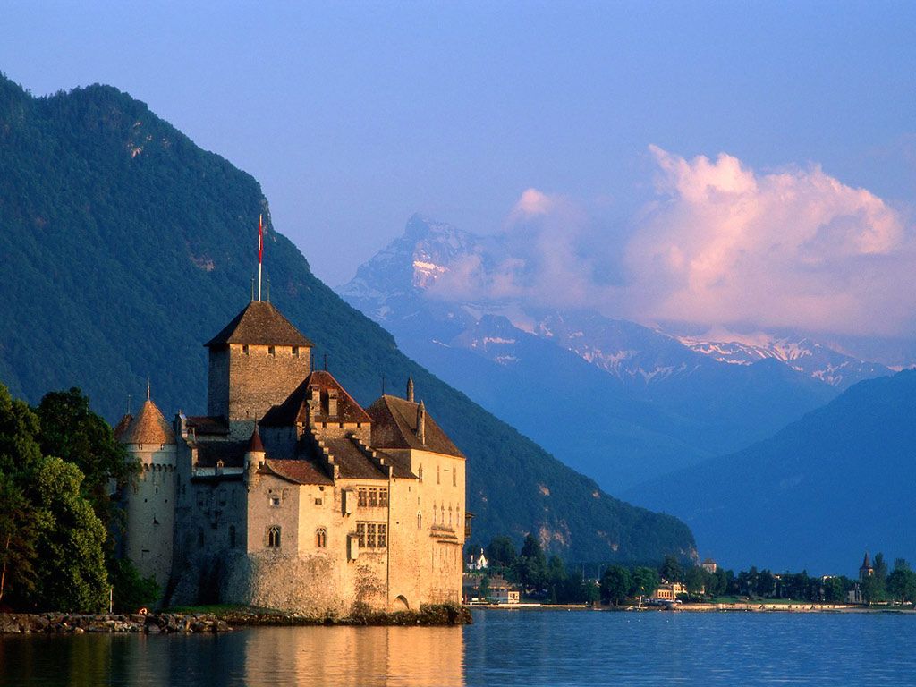 1024x768 Chillon Castleâteau de Chillon: Sightseeing in Switzerland
