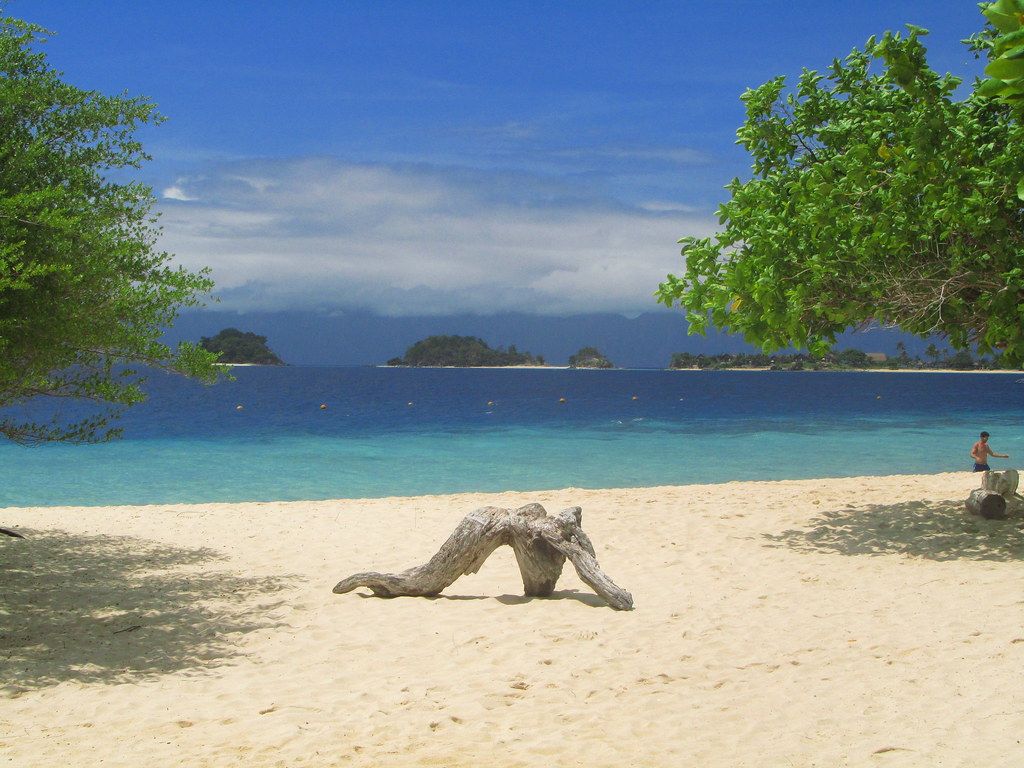 1024x768 Palawan beach