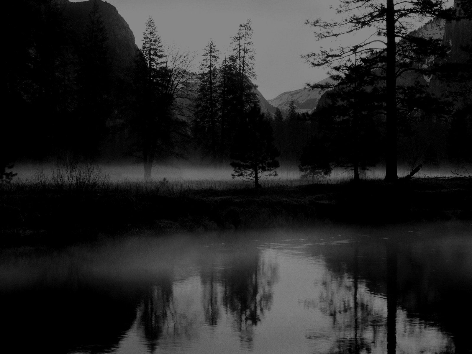 1600x1200 Serene Foggy Landscape Reflection Wallpaperx1200