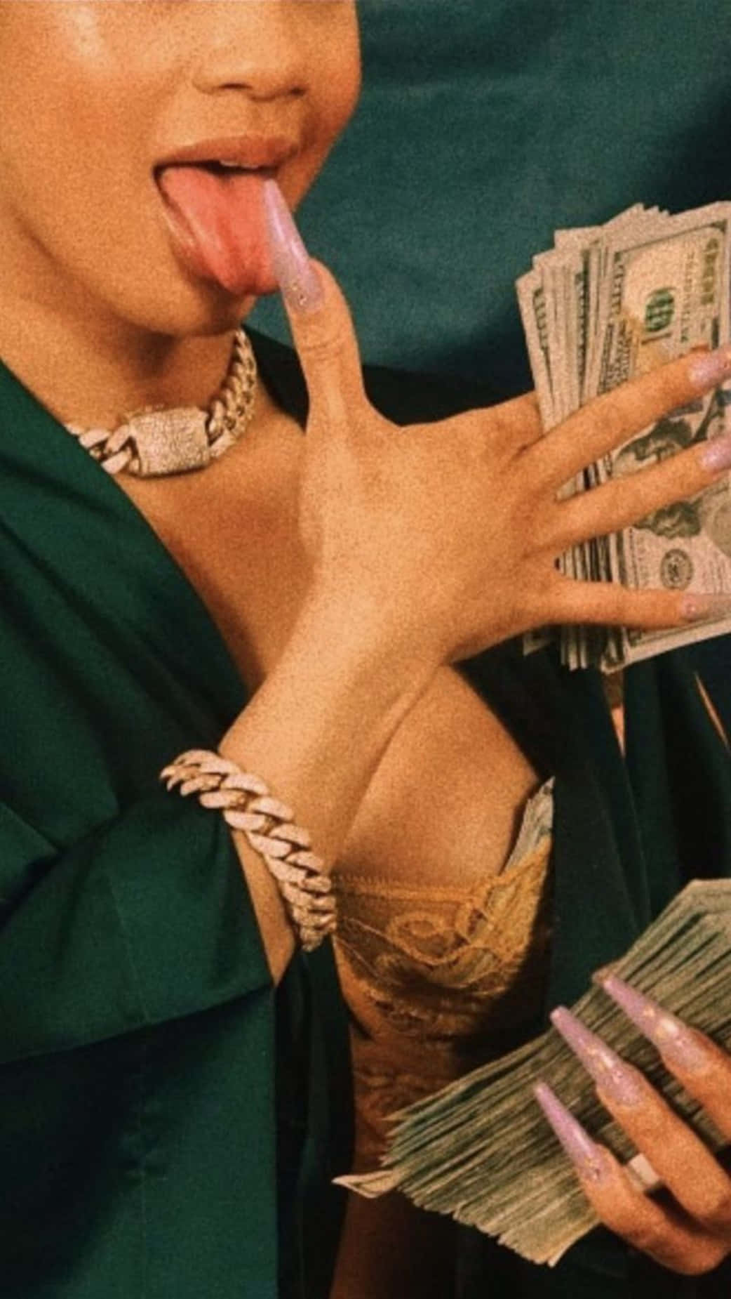 1042x1850 Baddie Money Girl Wallpaper