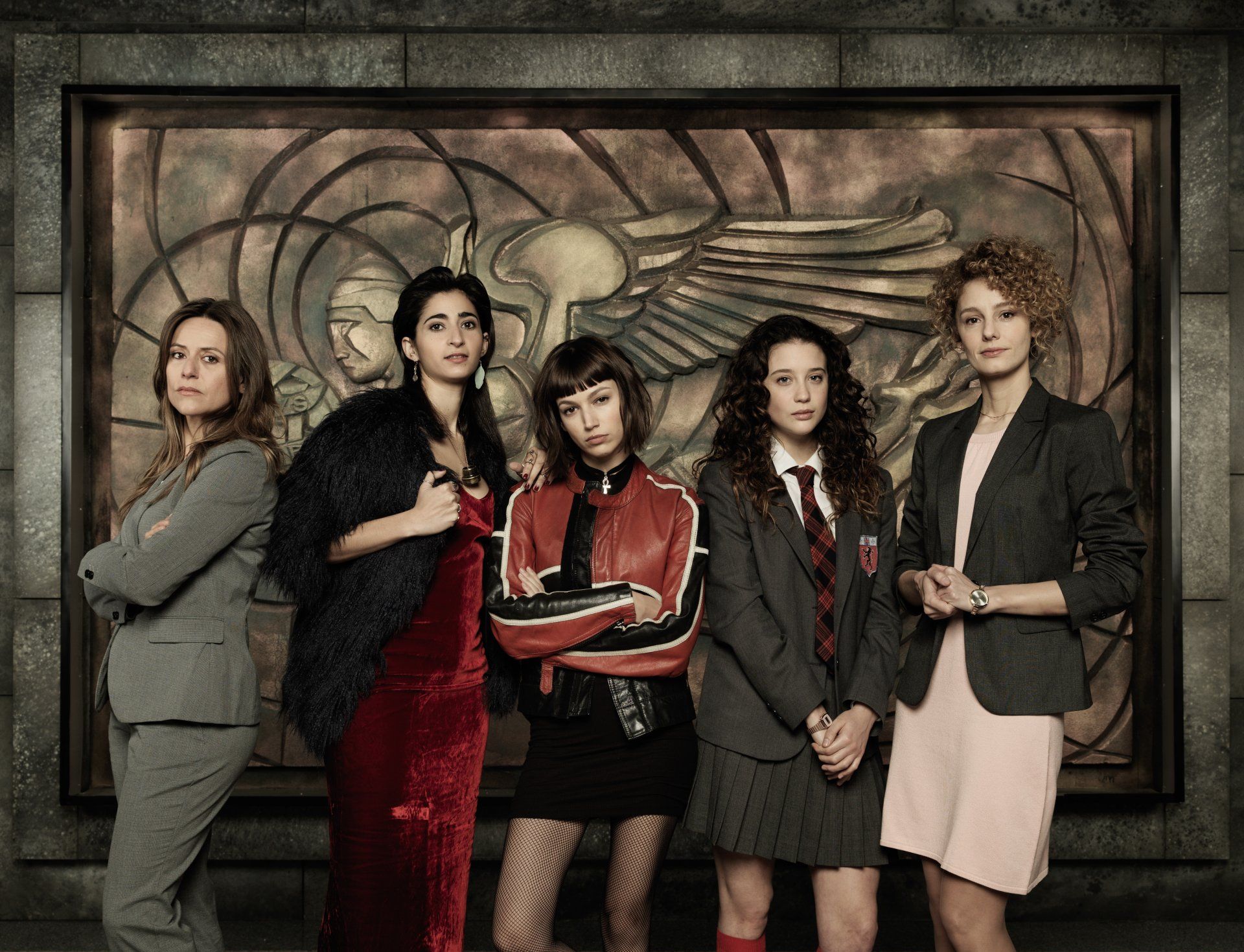 1920x1469 Money Heist Queens: Tokyo & Crew in Stunning 4K Ultra HD Wallpaperx3615