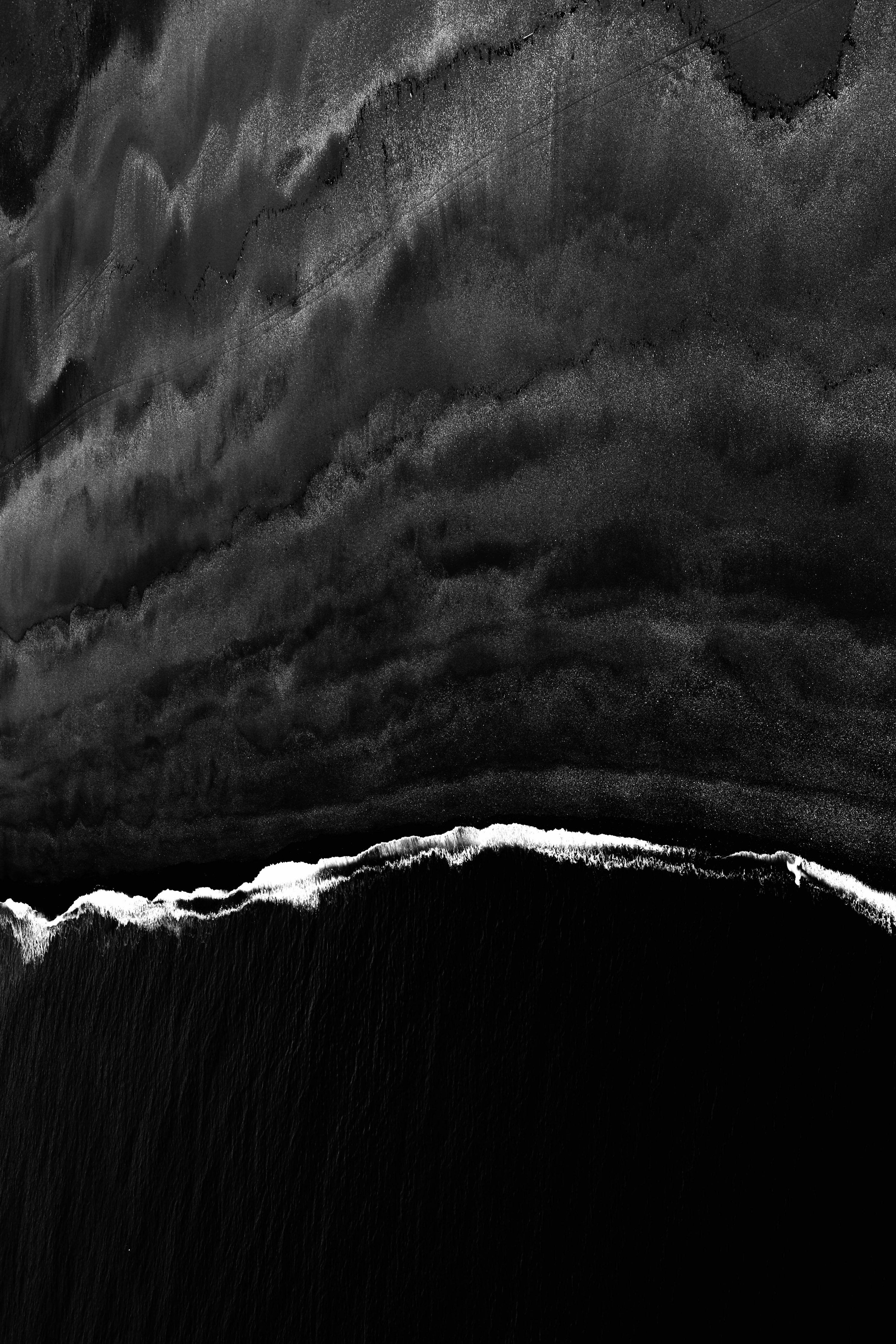 3000x4500 Black And White Wallpaper: Free HD Download [4K]