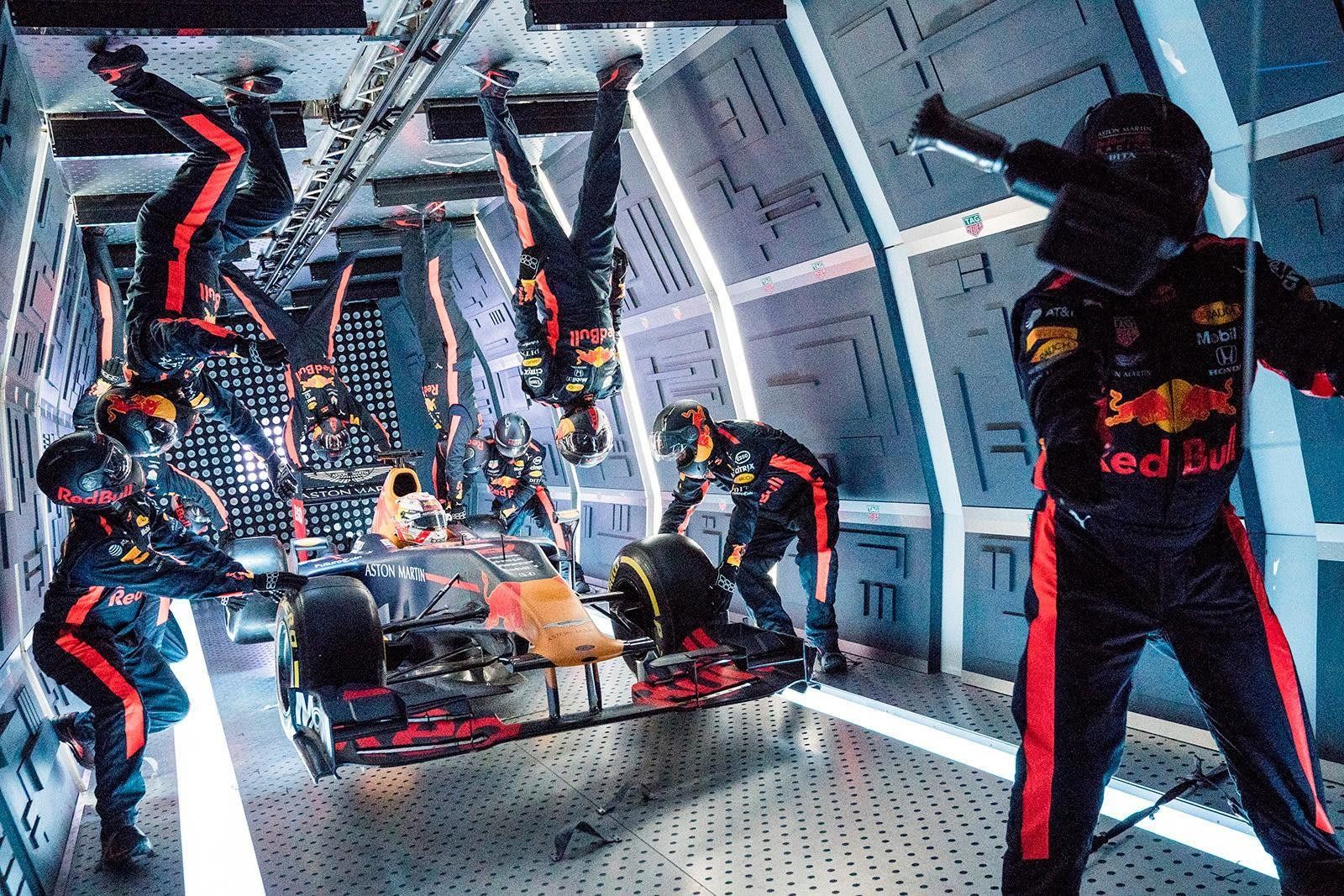 1600x1067 Aston Martin Red Bull Racing's Zero G Pit Stop