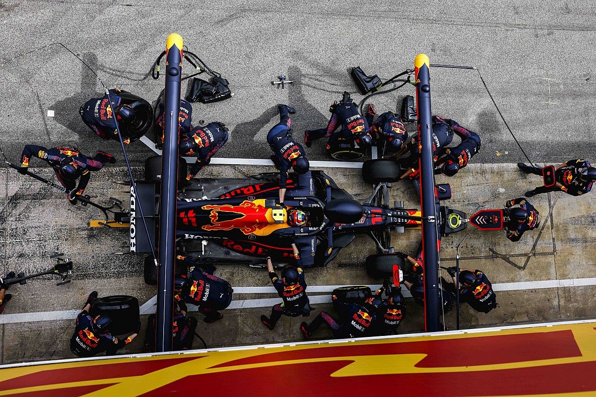 1200x800 How pitstops evolved into an F1 art form