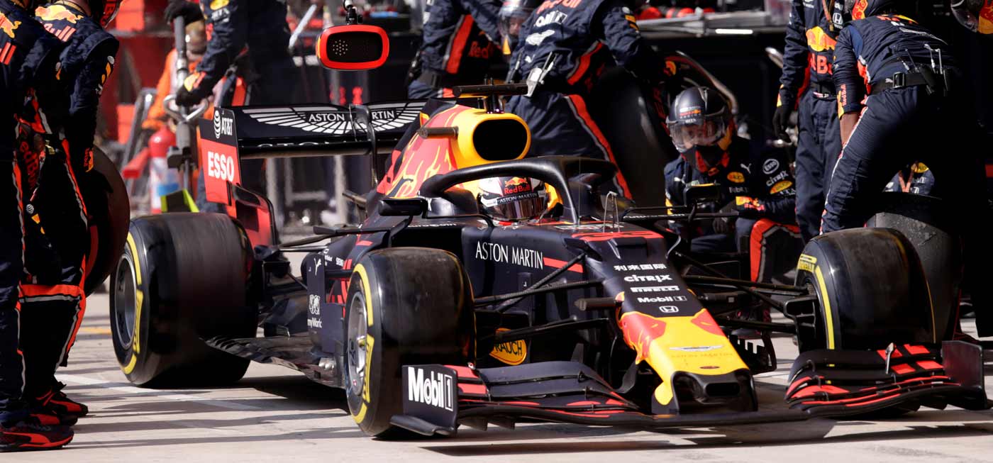 1400x653 Formula Ones Team Red Bull Make A 1.82Second Pit Stop To Break Their Own World Record