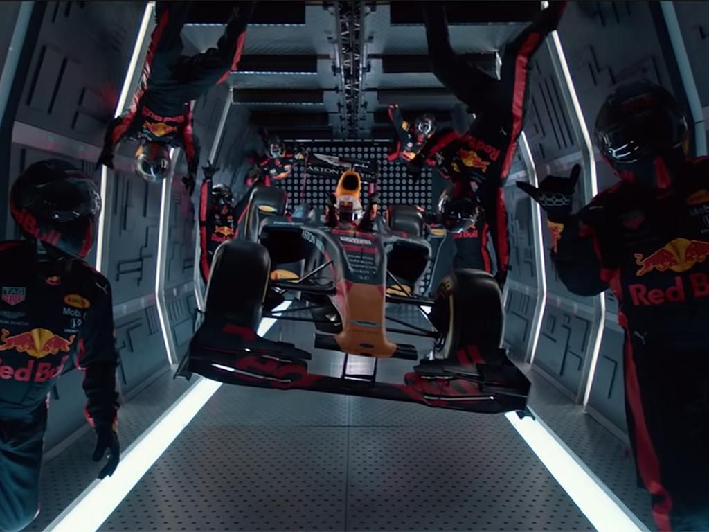 1024x768 The Zero Gravity Pit Stop. Time for tea?