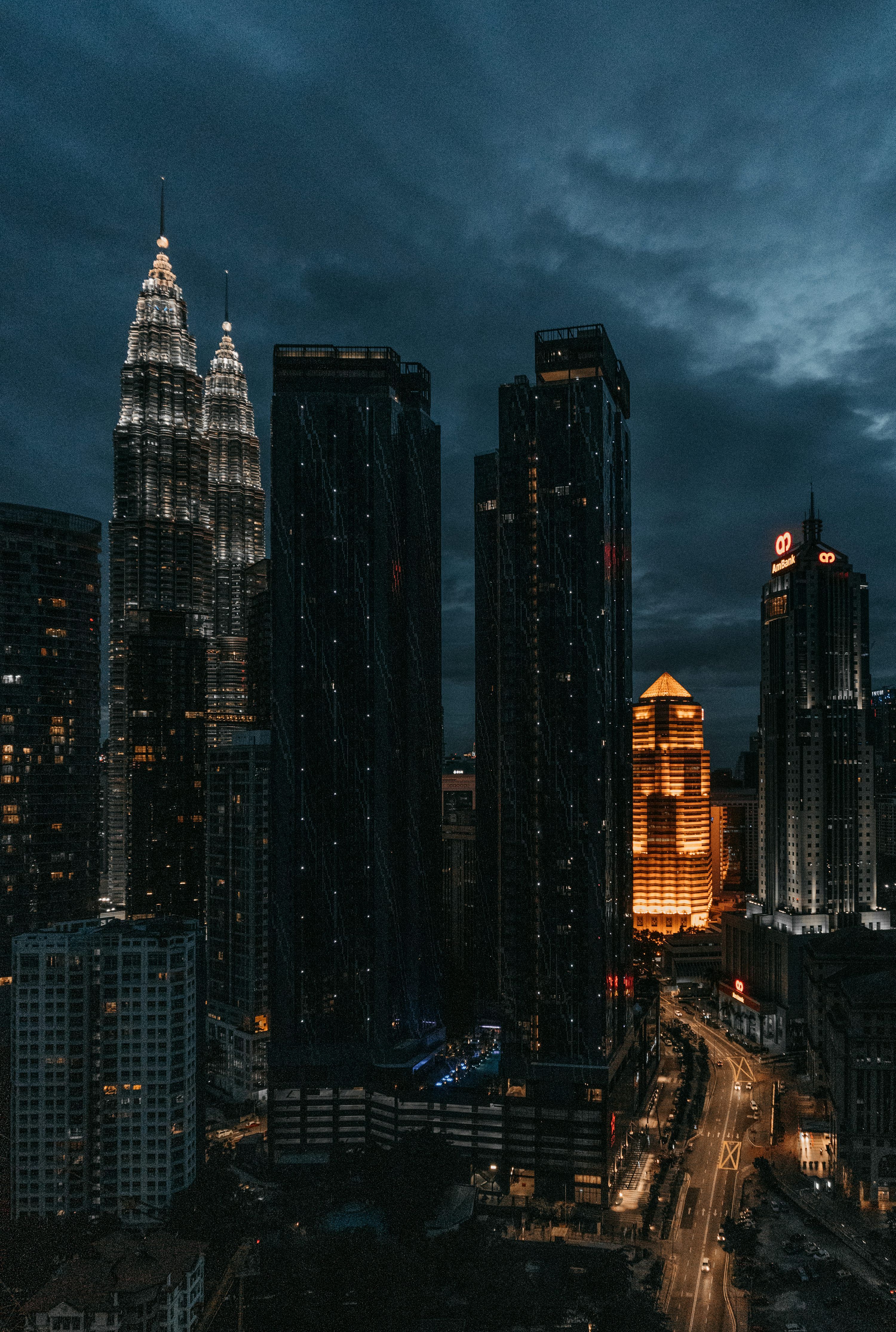 3000x4456 Dark City Picture [HD]. Download Free Image