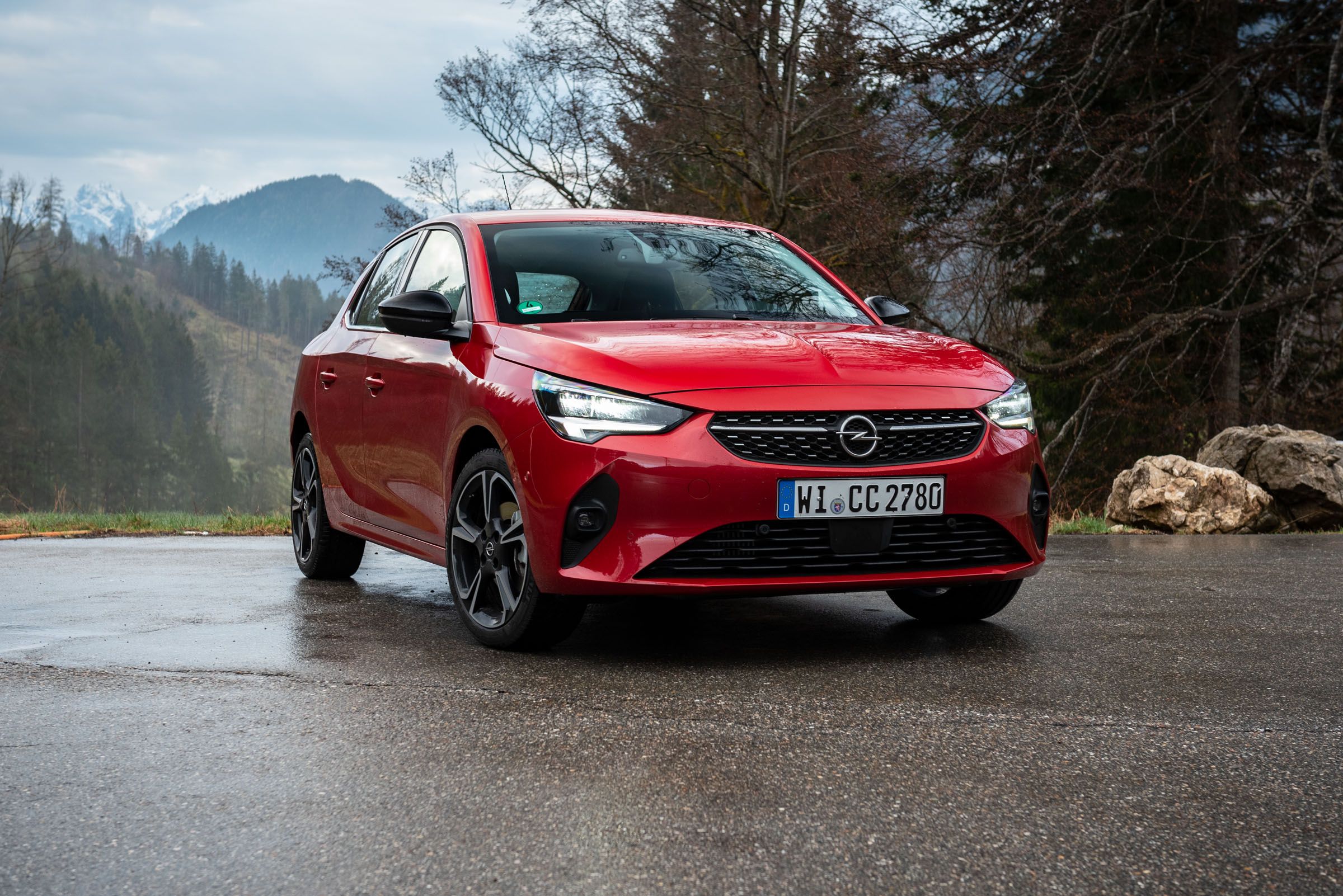 2400x1602 Opel Wallpaper
