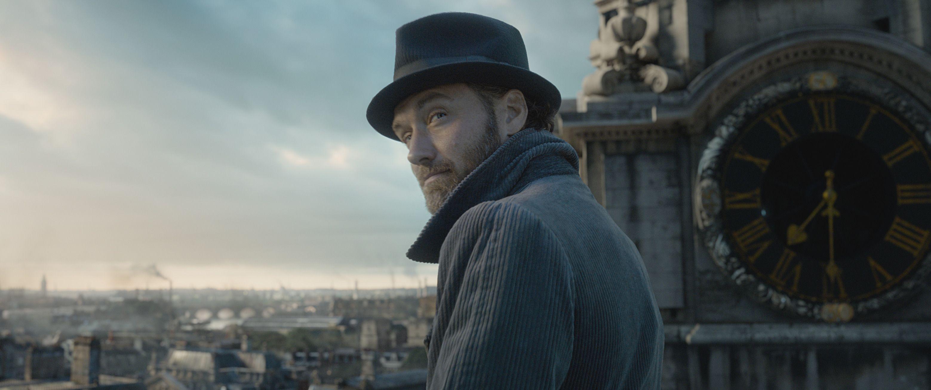 3118x1306 Dumbledore's Original Wand Revealed in New Image