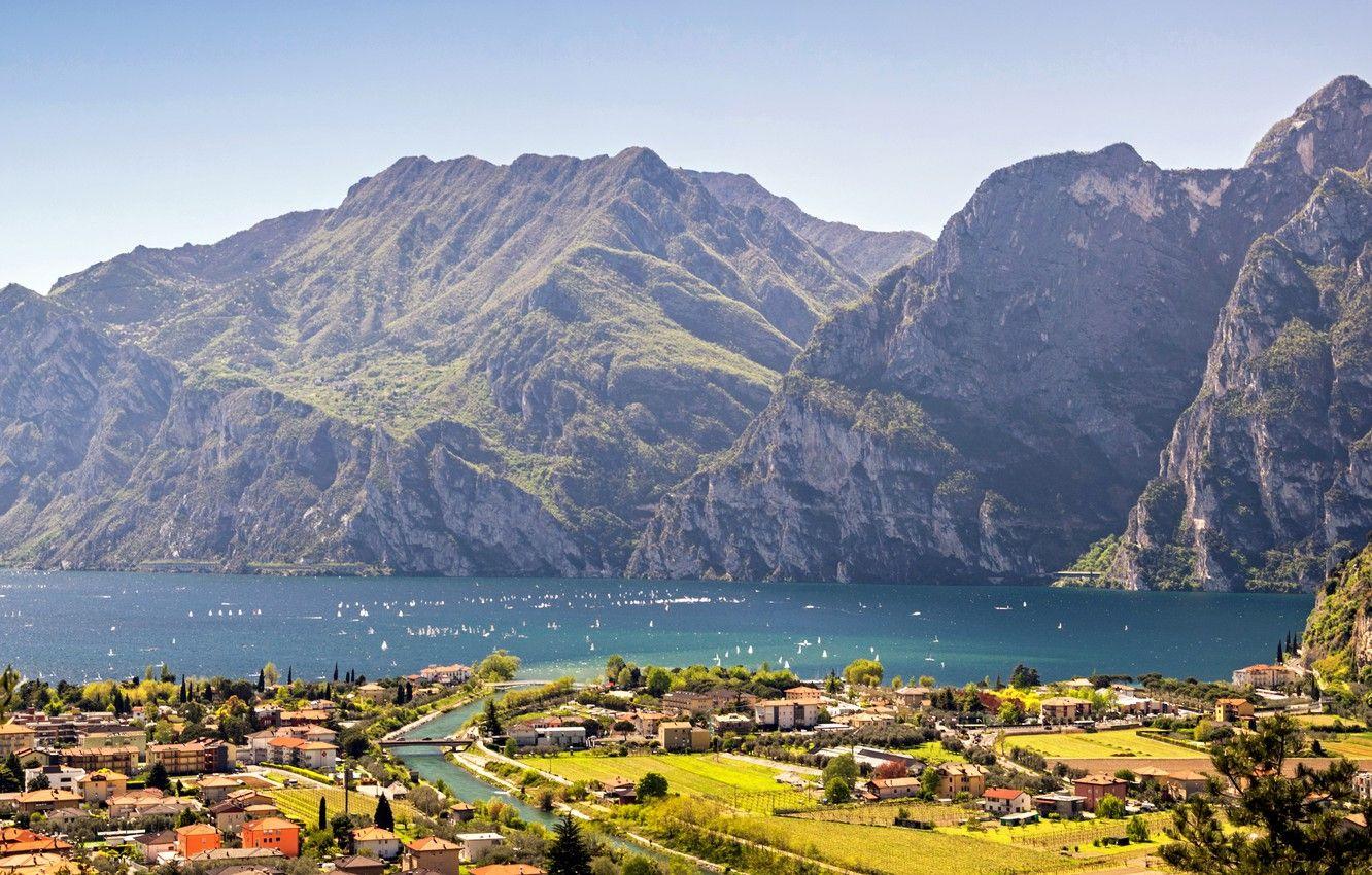 1332x850 Wallpaper mountains, lake, home, Italy, town, Lake Garda, Torbole image for desktop, section пейзажи
