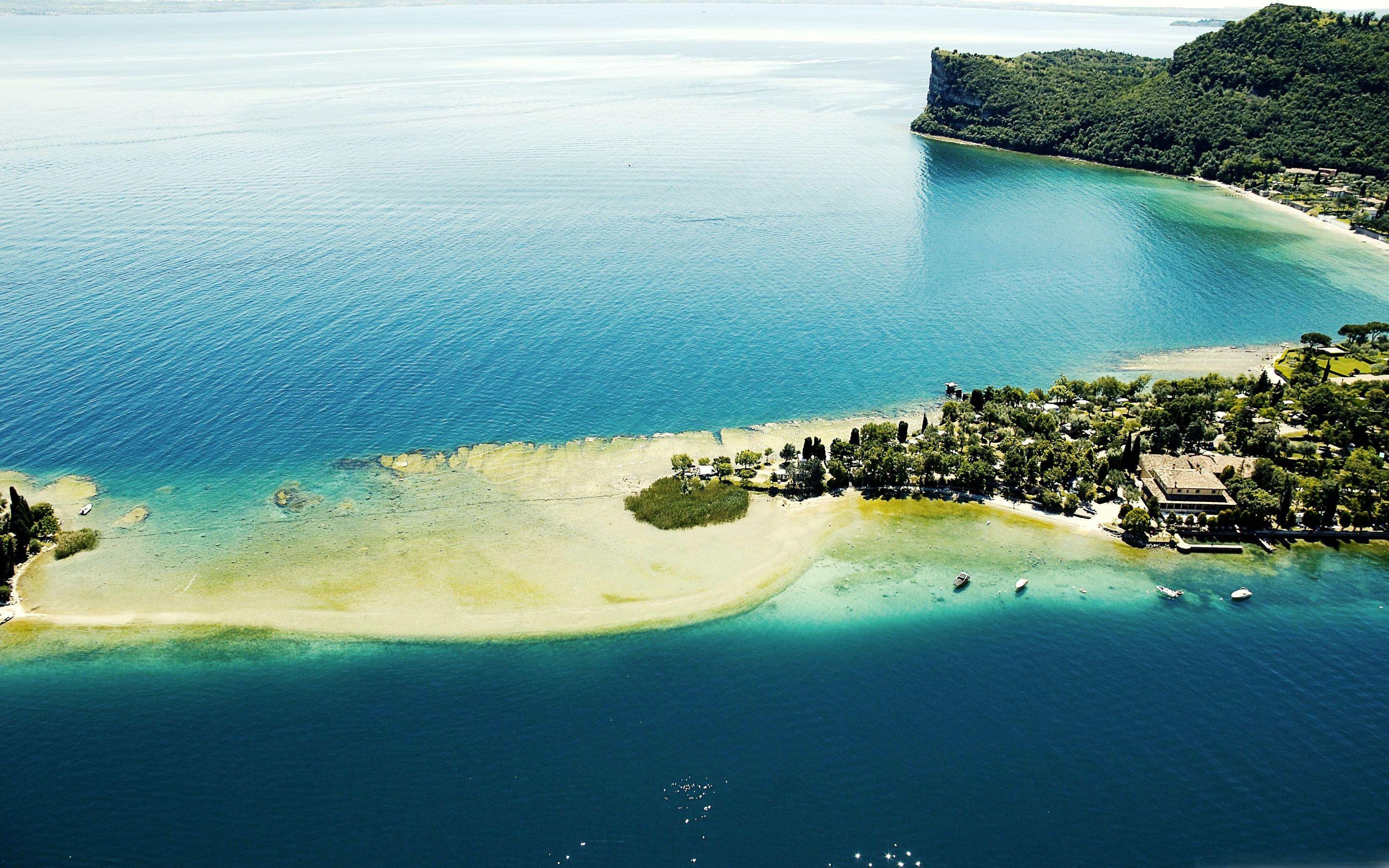 2880x1800 Garda Lake Italy Mac Wallpaper Download