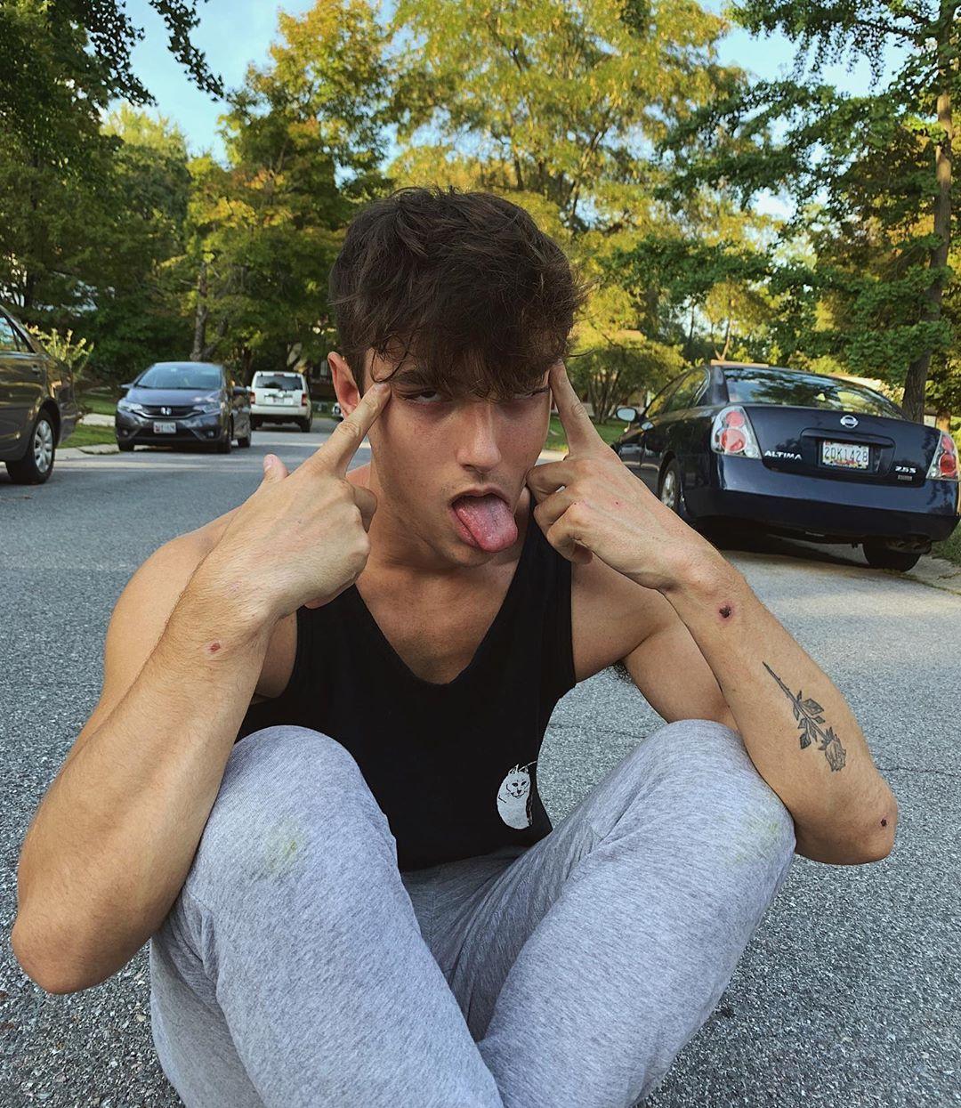 1080x1245 Bryce Hall Wallpaper