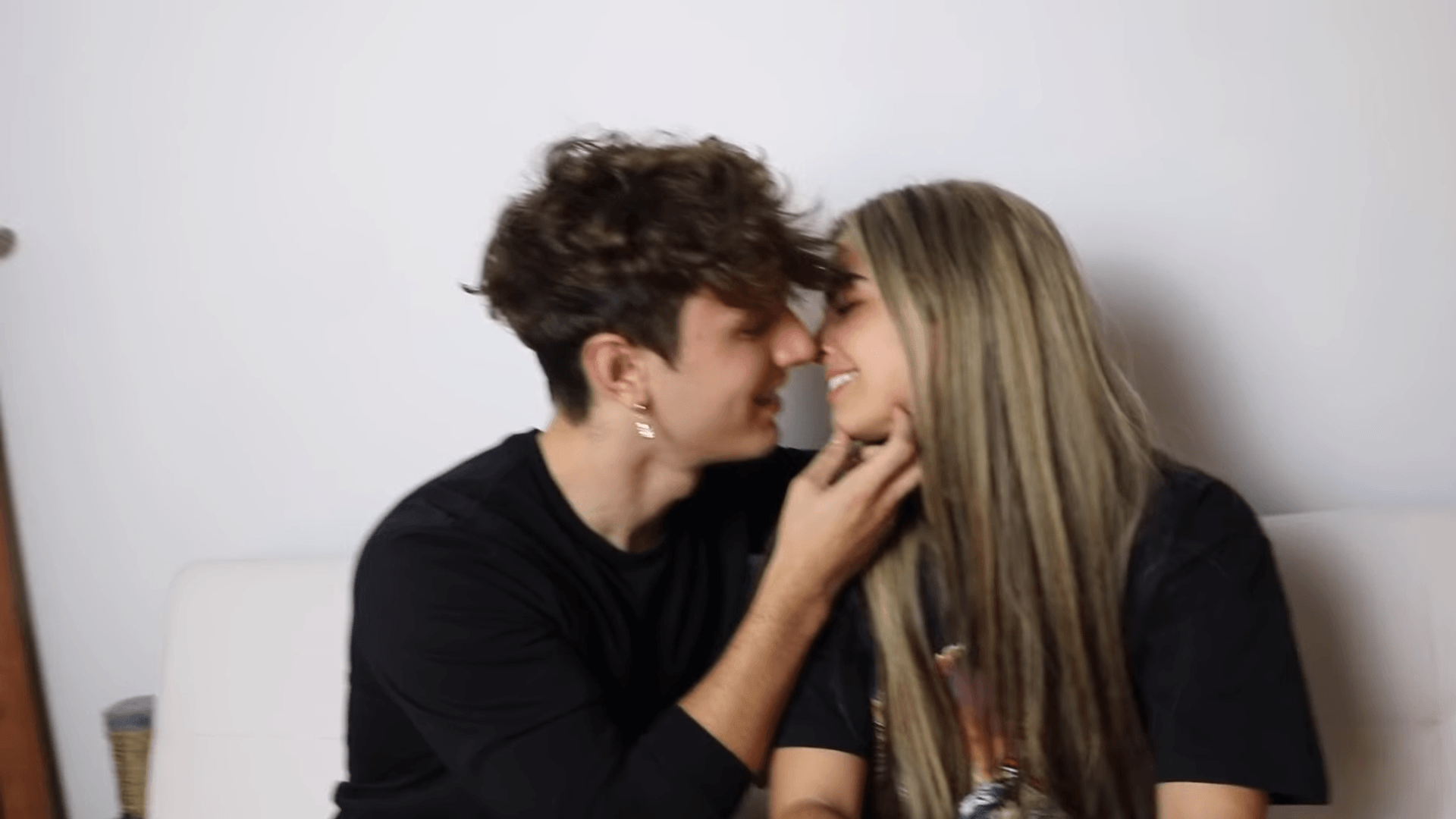 1920x1080 Addison Rae Easterling Bryce Hall DATING. TikTok, parents, net worth, age Trend Now