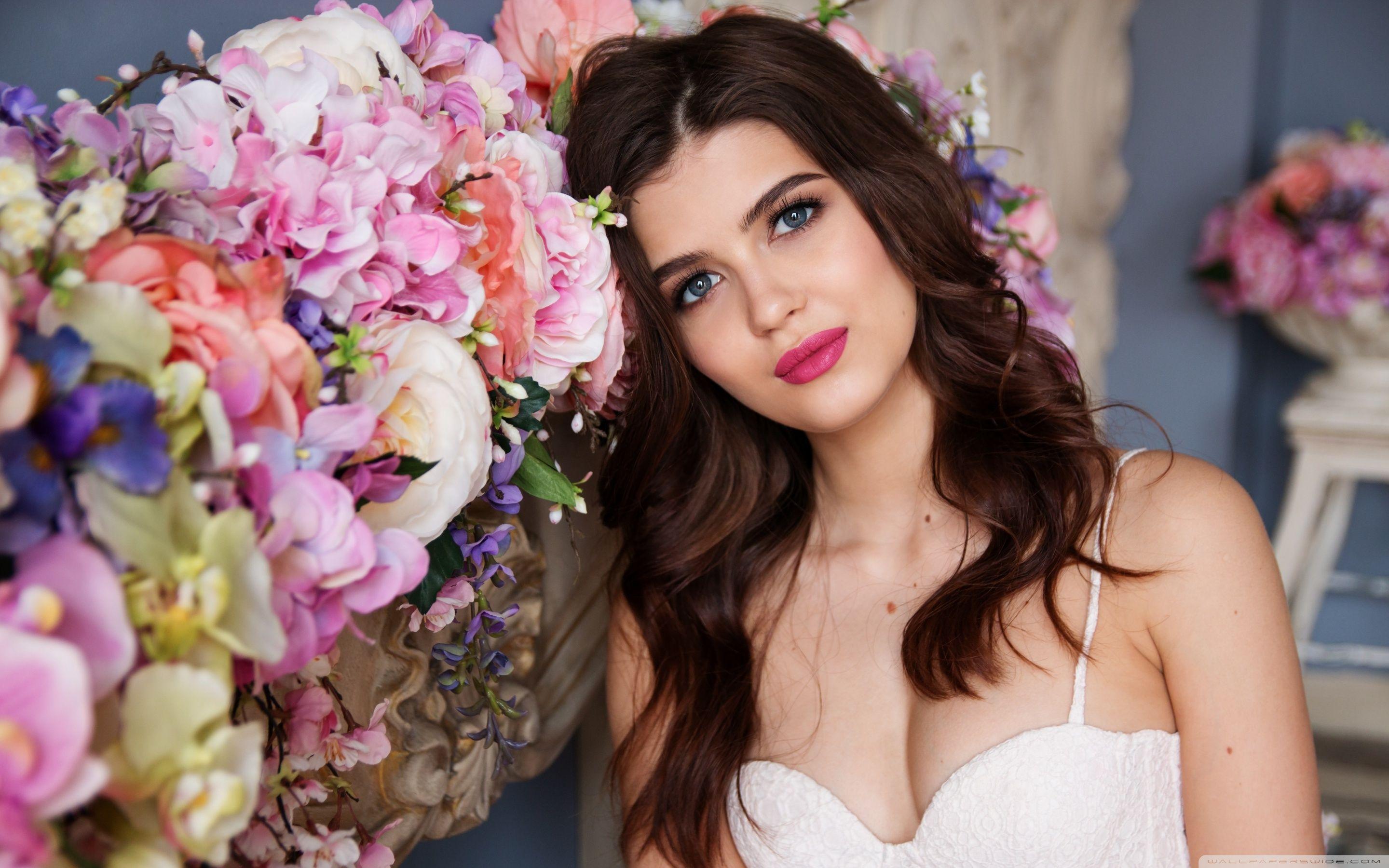 2880x1800 Beautiful Russian Girl, Flowers Ultra HD Desktop Background Wallpaper for 4K UHD TV : Widescreen & UltraWide Desktop & Laptop : Multi Display, Dual Monitor : Tablet