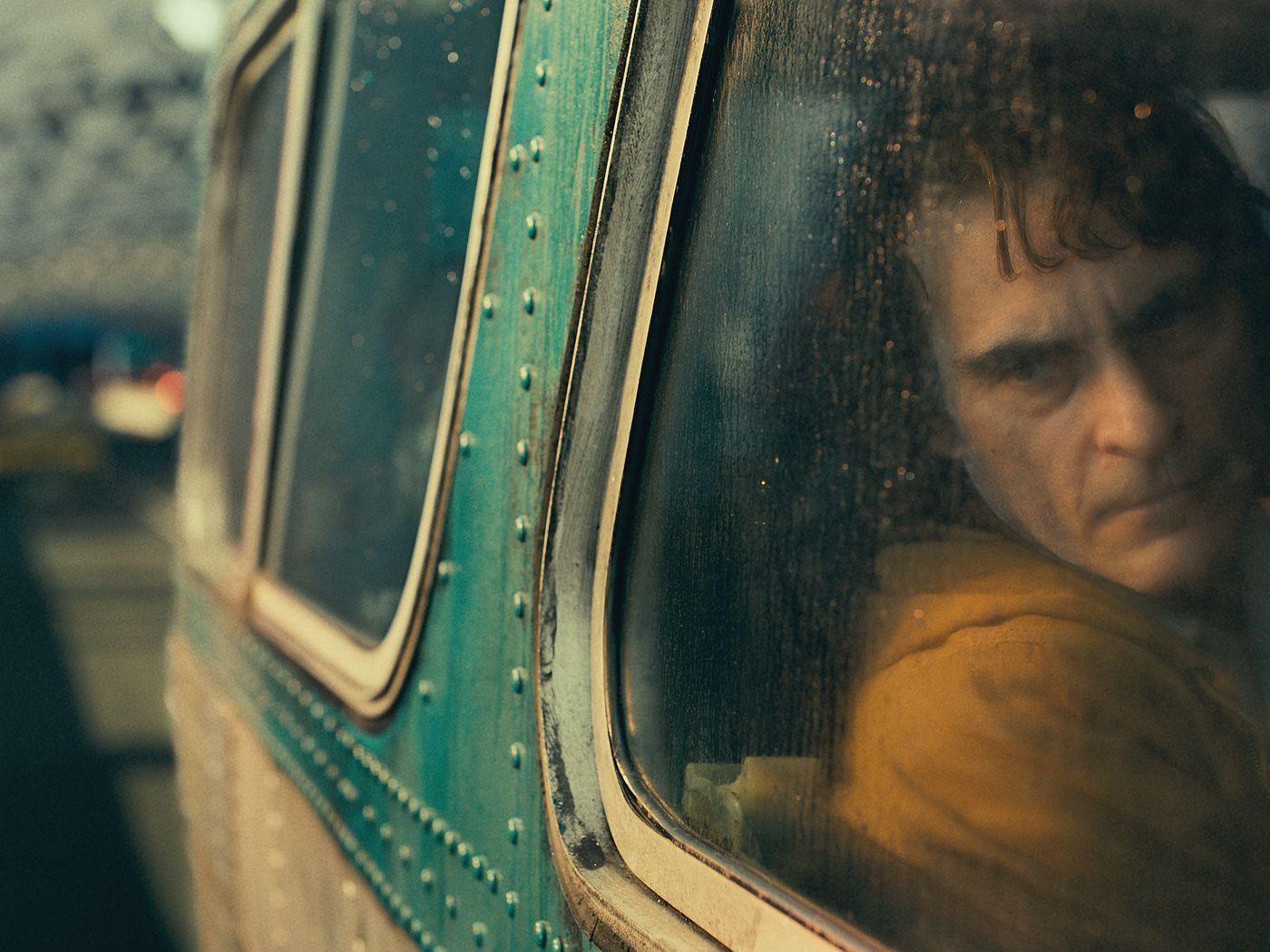 1400x1050 Who is Arthur Fleck's father in Joker? The question plagues the film