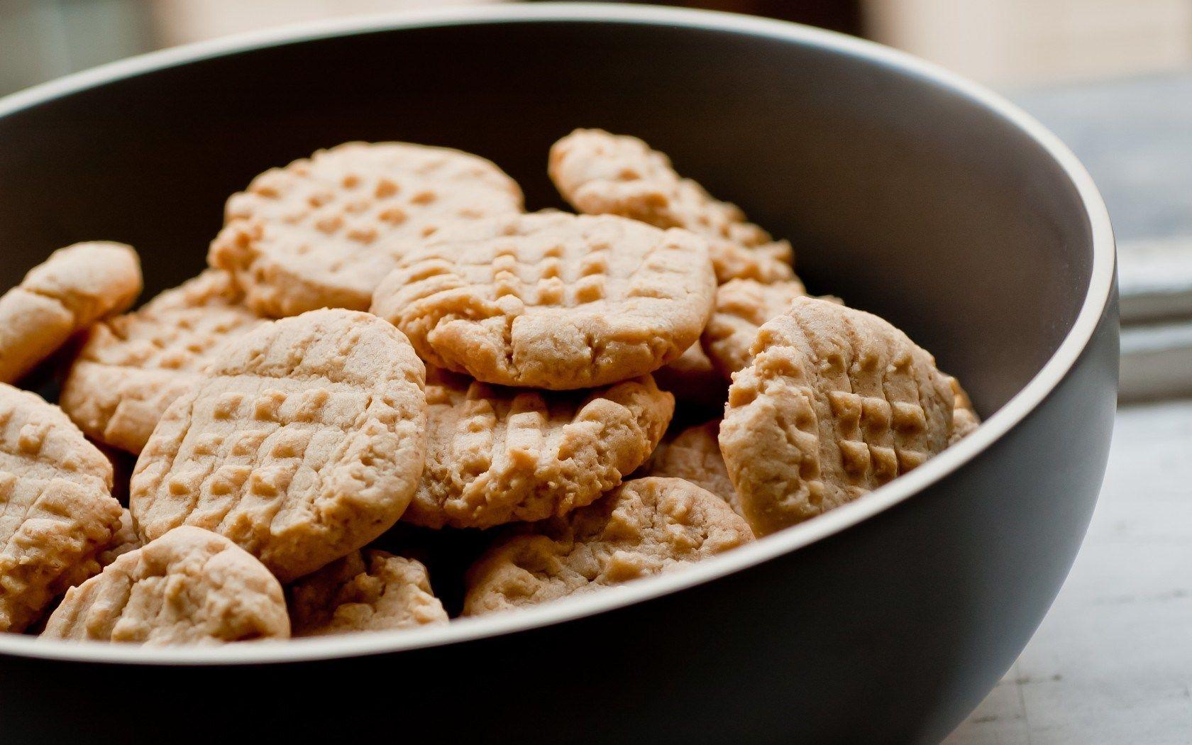 1680x1050 Biscuits Wallpaper