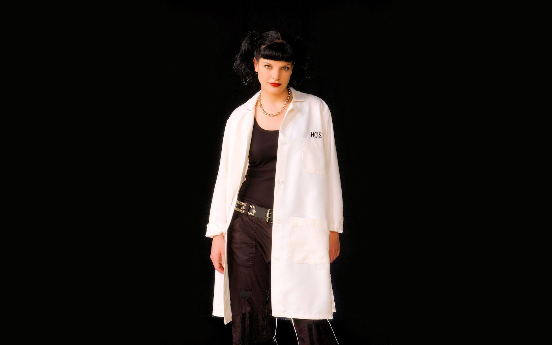 1920x1200 Pauley Perrette Wallpaper