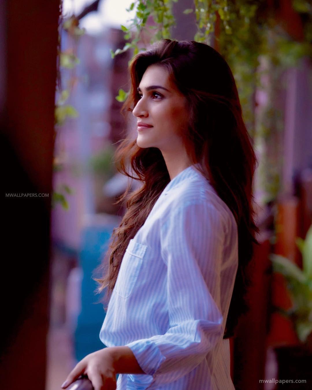 1080x1350 Kriti Sanon HD Wallpaper (Desktop Background / Android / iPhone) (1080p, 4k) (1080x1350) (2020)