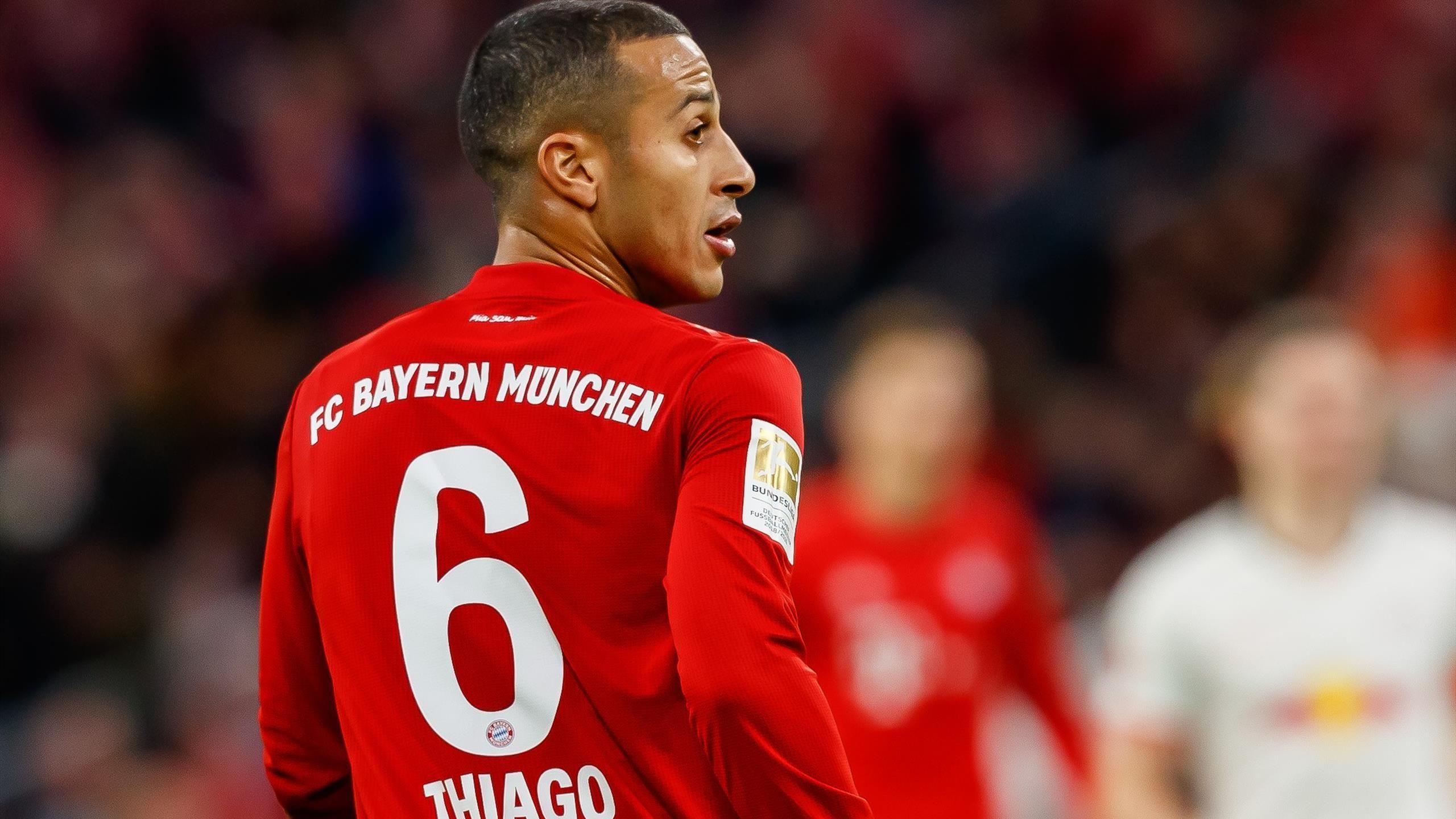 Photo Dédicacée Thiago Alcantara (FC Bayern Munich) - 12x8 - Signée à La Main Avec COA