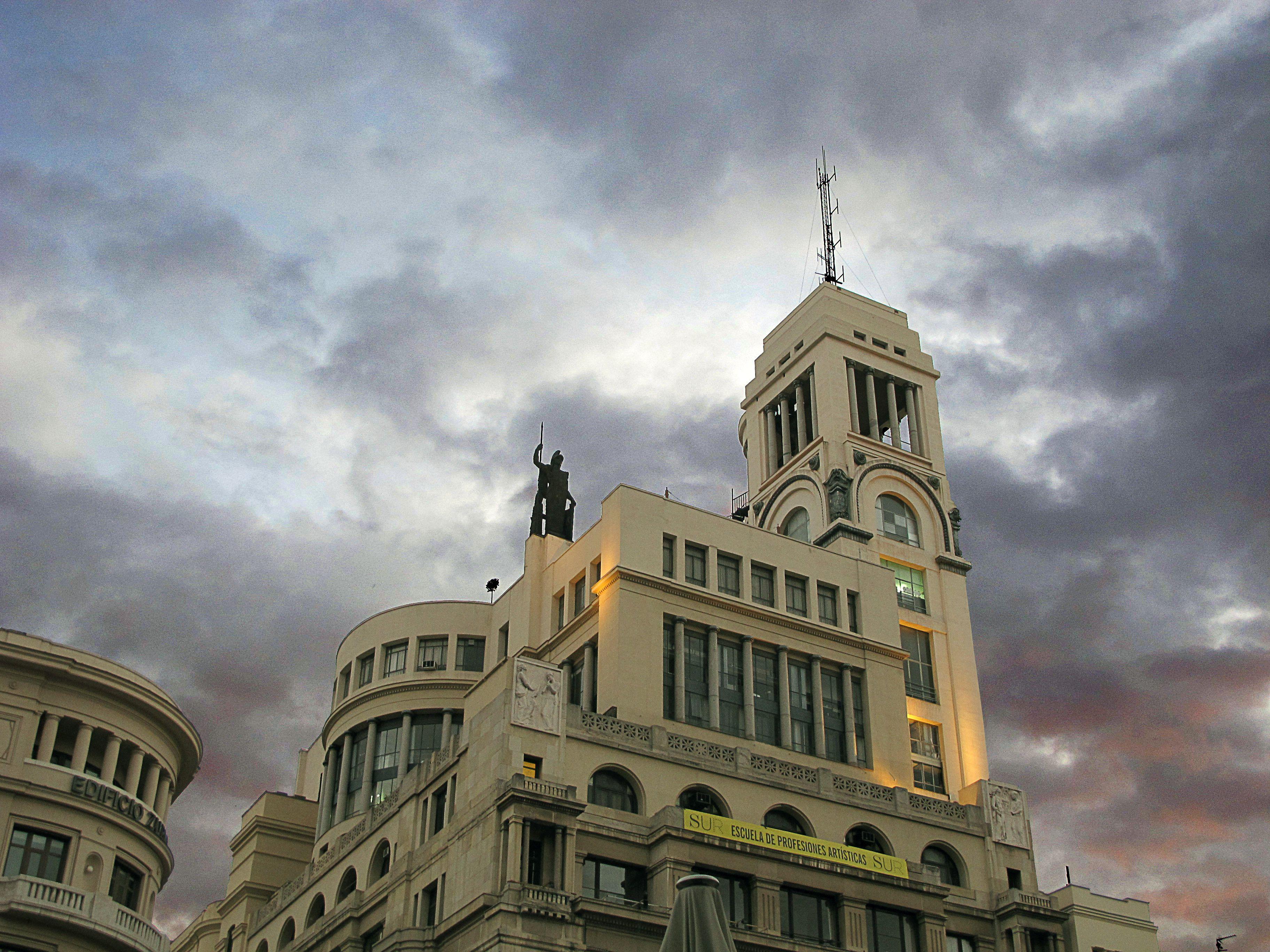 3648x2736 Estatua de Ateneaírculo de Bellas Artes (Madrid)