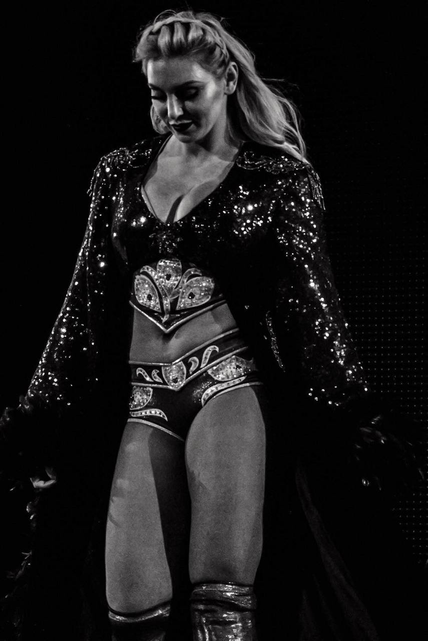 855x1280 Charlotte Flair hình nền