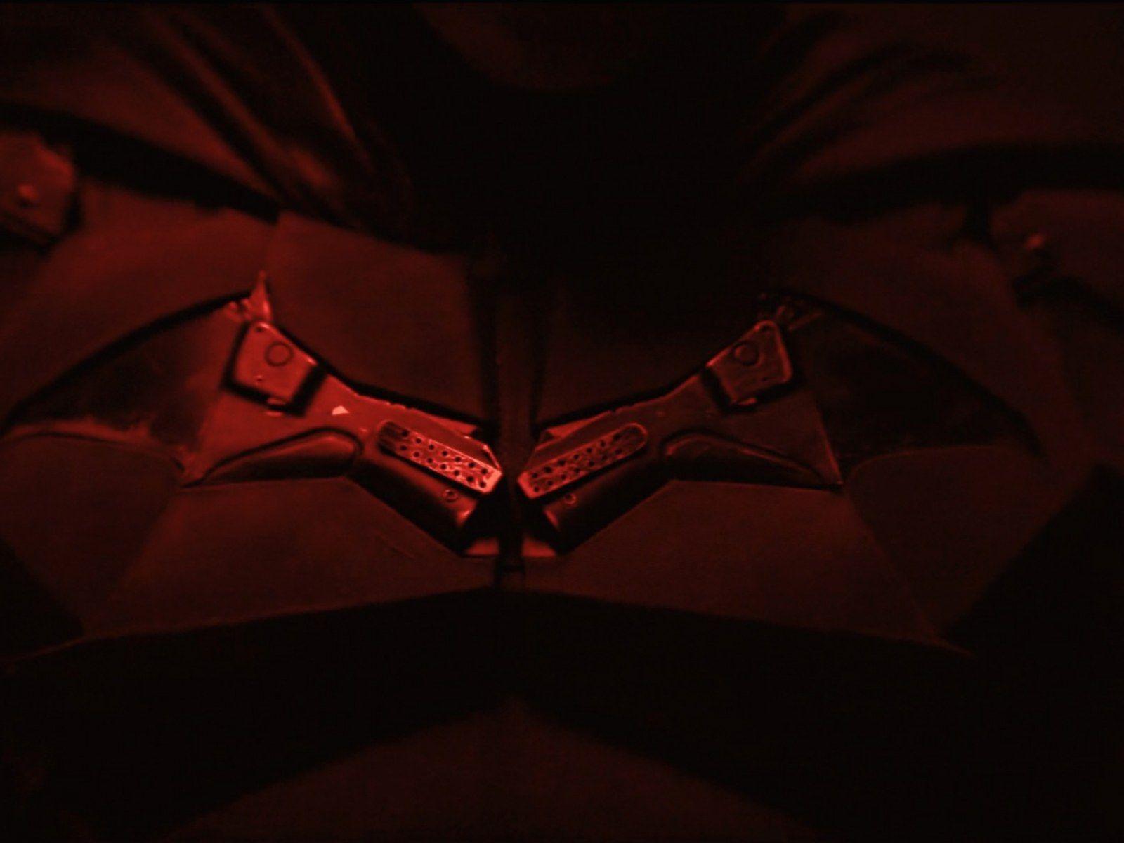 1600x1200 Matt Reeves Shares First Look at Robert Pattinson's Batman in Upcoming Film