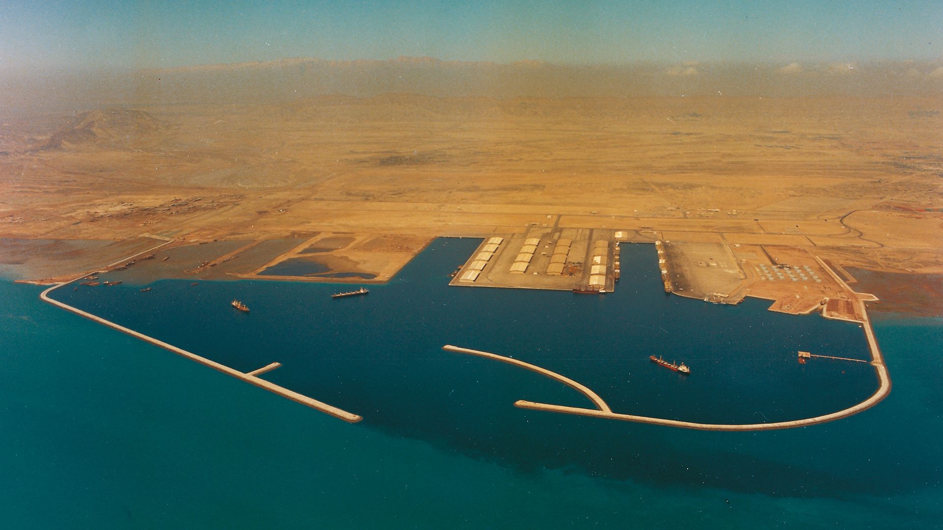 1920x1080 Commercial Port, Iran
