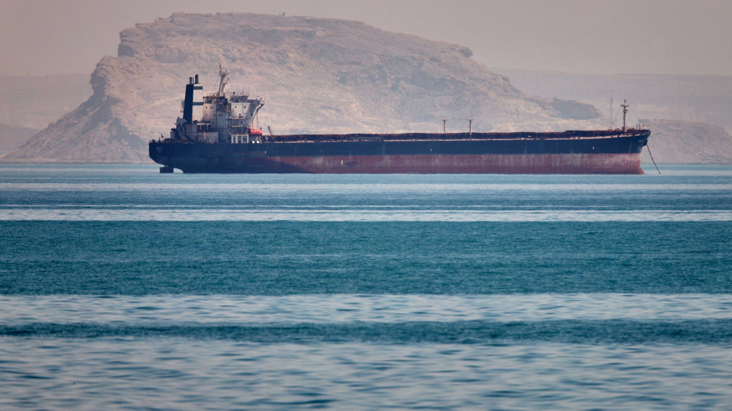 2560x1440 UAE says Iran has resumed attacks, US moves to reopen Strait of Hormuz