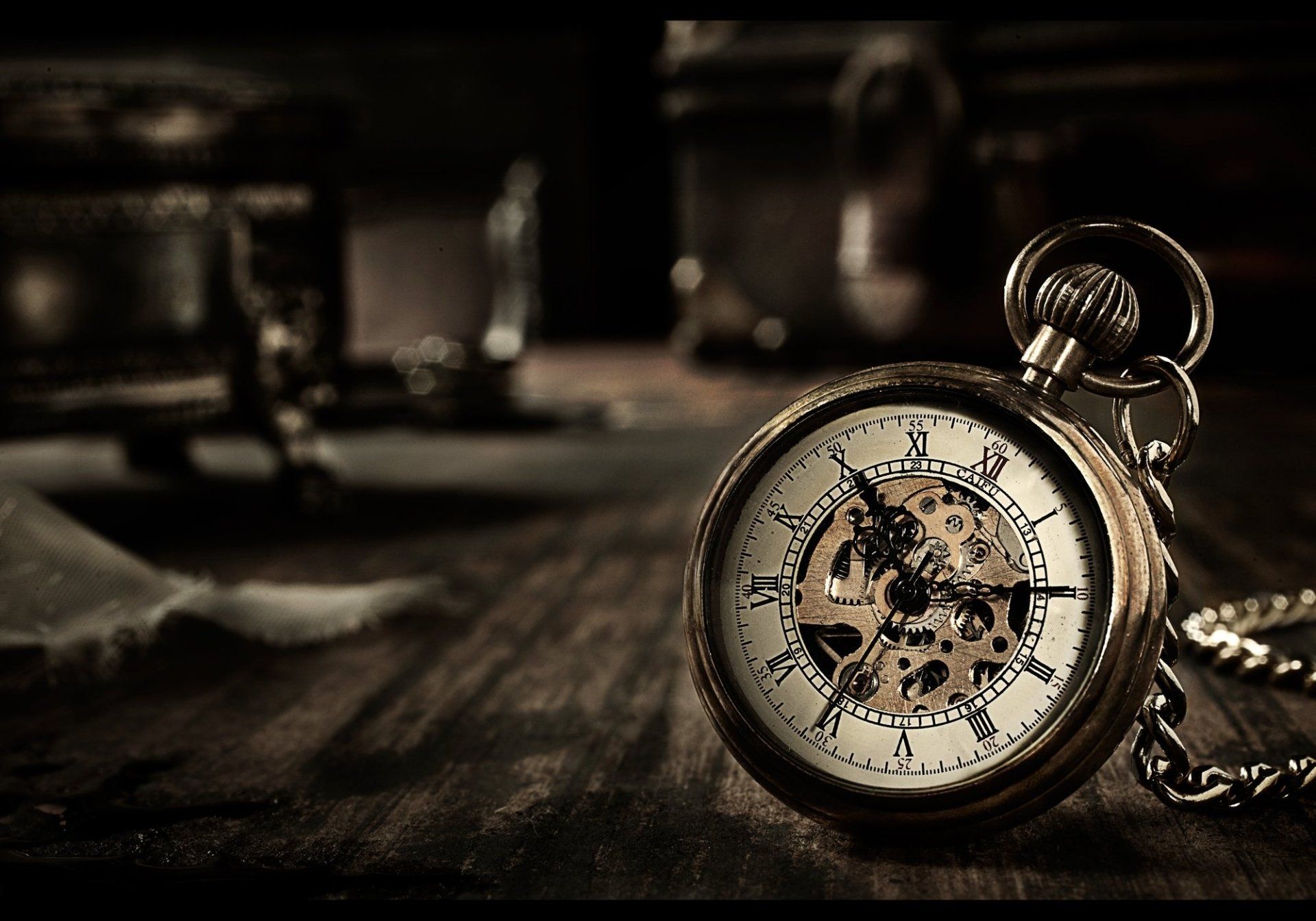 1920x1344 Timeless Elegance: HD Wallpaper of a Classic Pocket Watchx1400