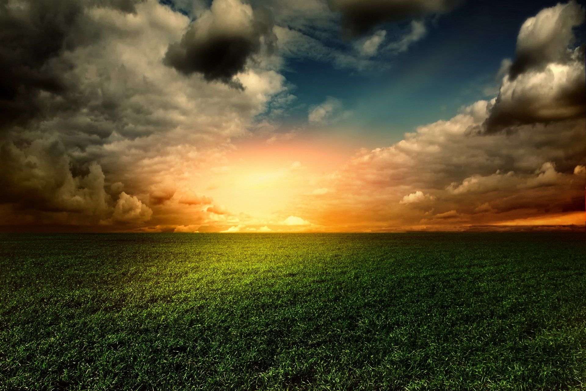 1920x1280 4K Ultra HD Sunset Over Cloudy Grass Field