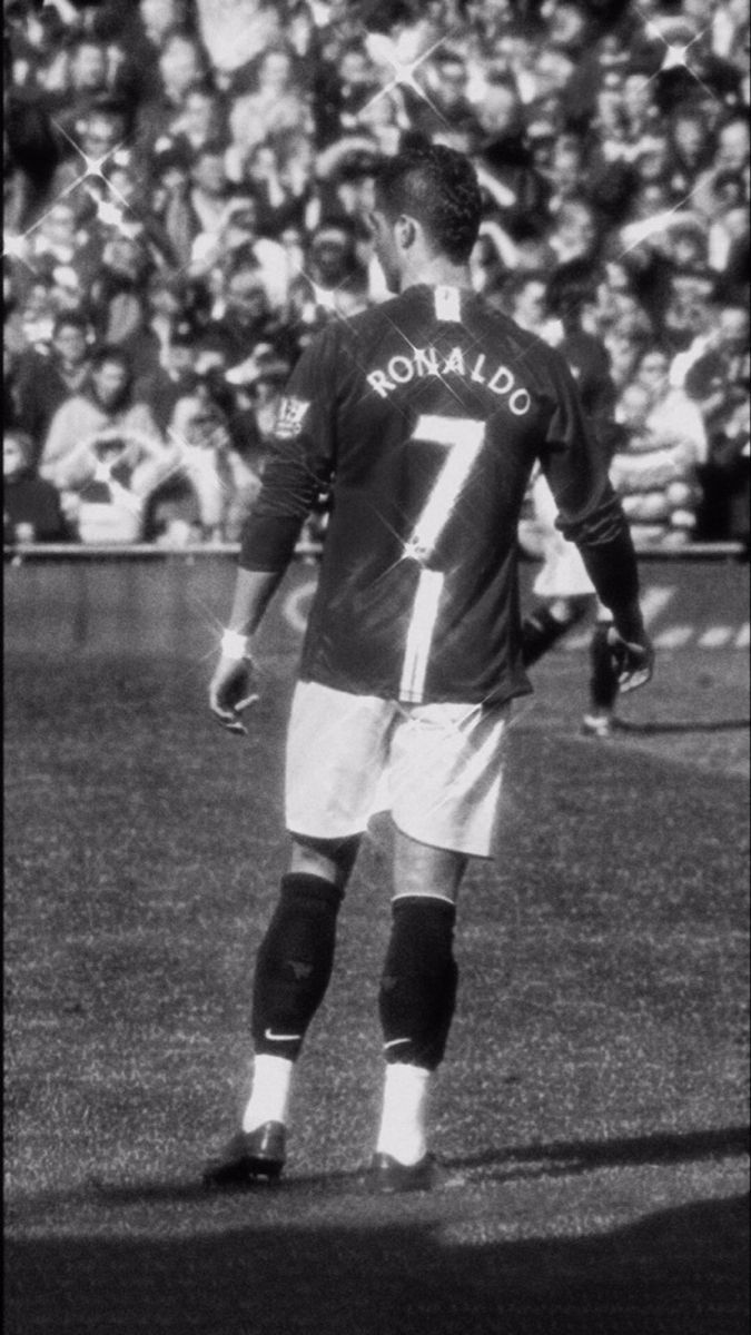 675x1200 Vintage ronaldo wallpaper. Ronaldo retro wallpaper, Cristano ronaldo, Cristiano ronaldo wallpaper