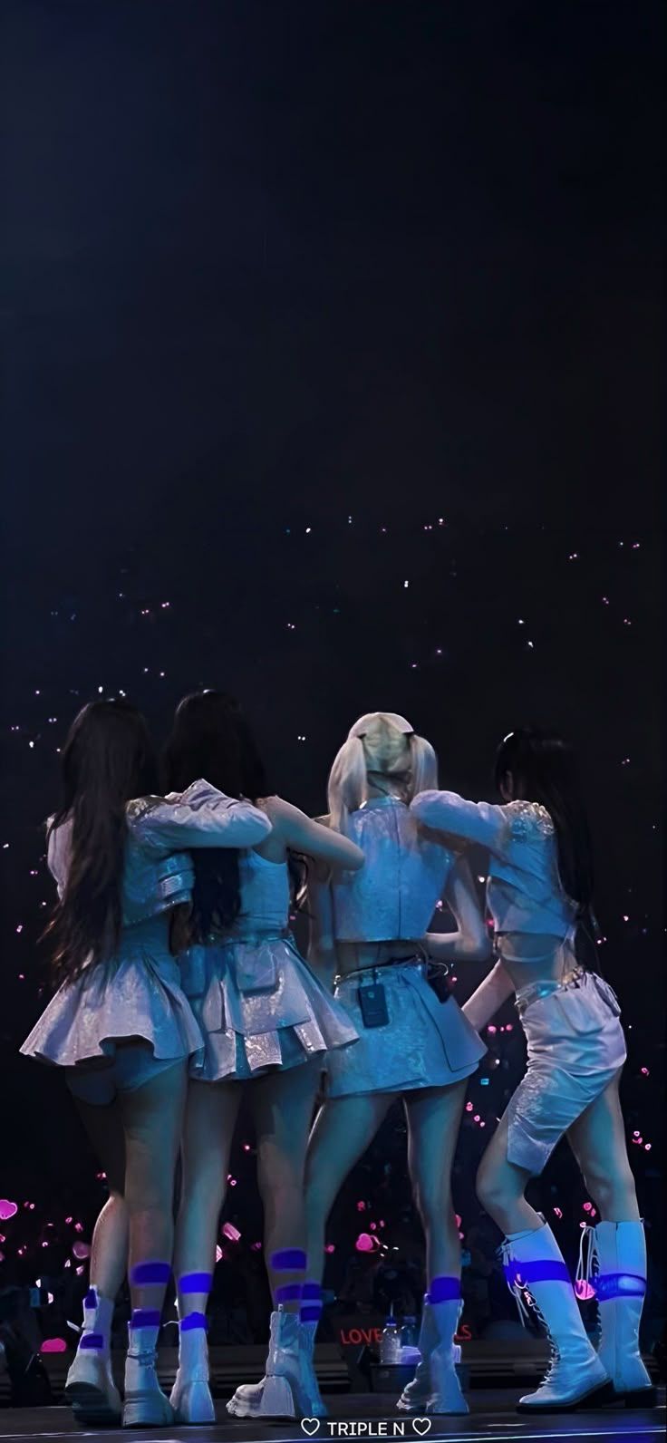 736x1592 Kpop concert wallpaper. Blackpink world tour wallpaper, Ive group photo wallpaper, K pop