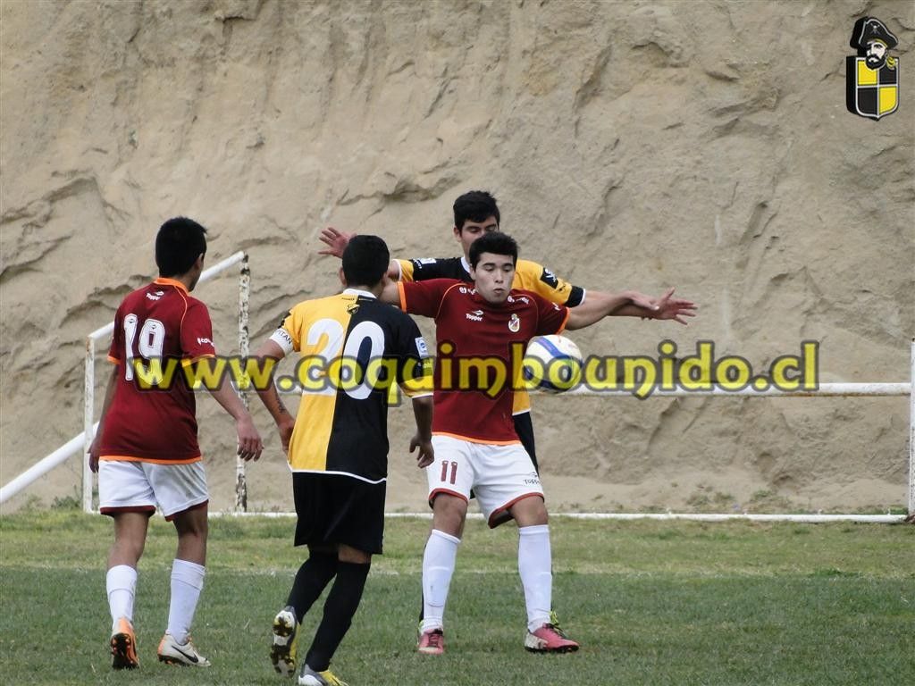 1024x768 Imágenes Clásico Fútbol Joven