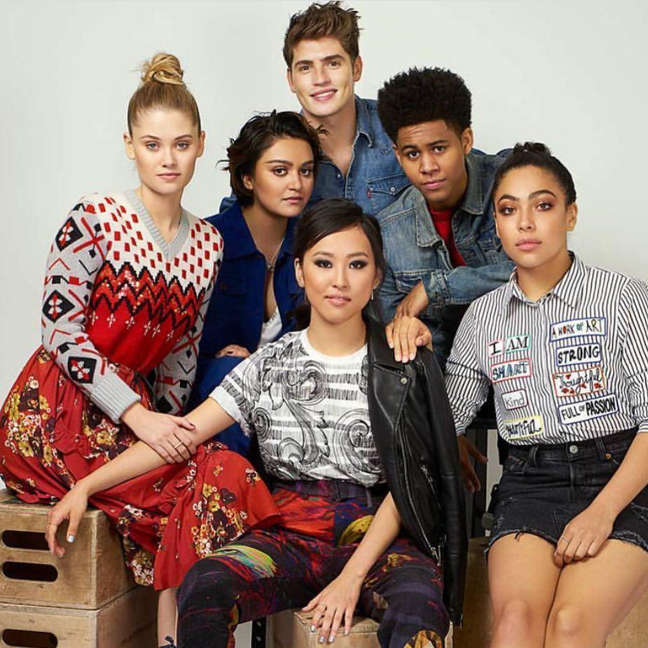 925x925 Marvel Runaways Wallpaper