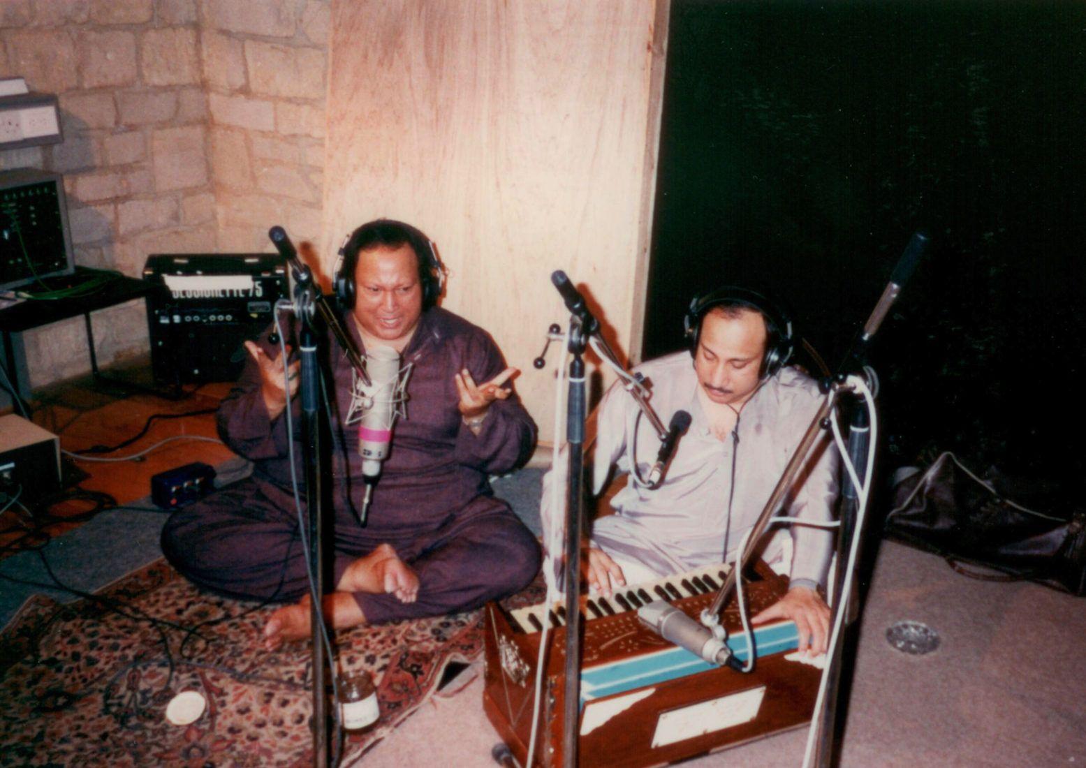 Nusrat ali khan. Nusrat Abdurasulxonov.