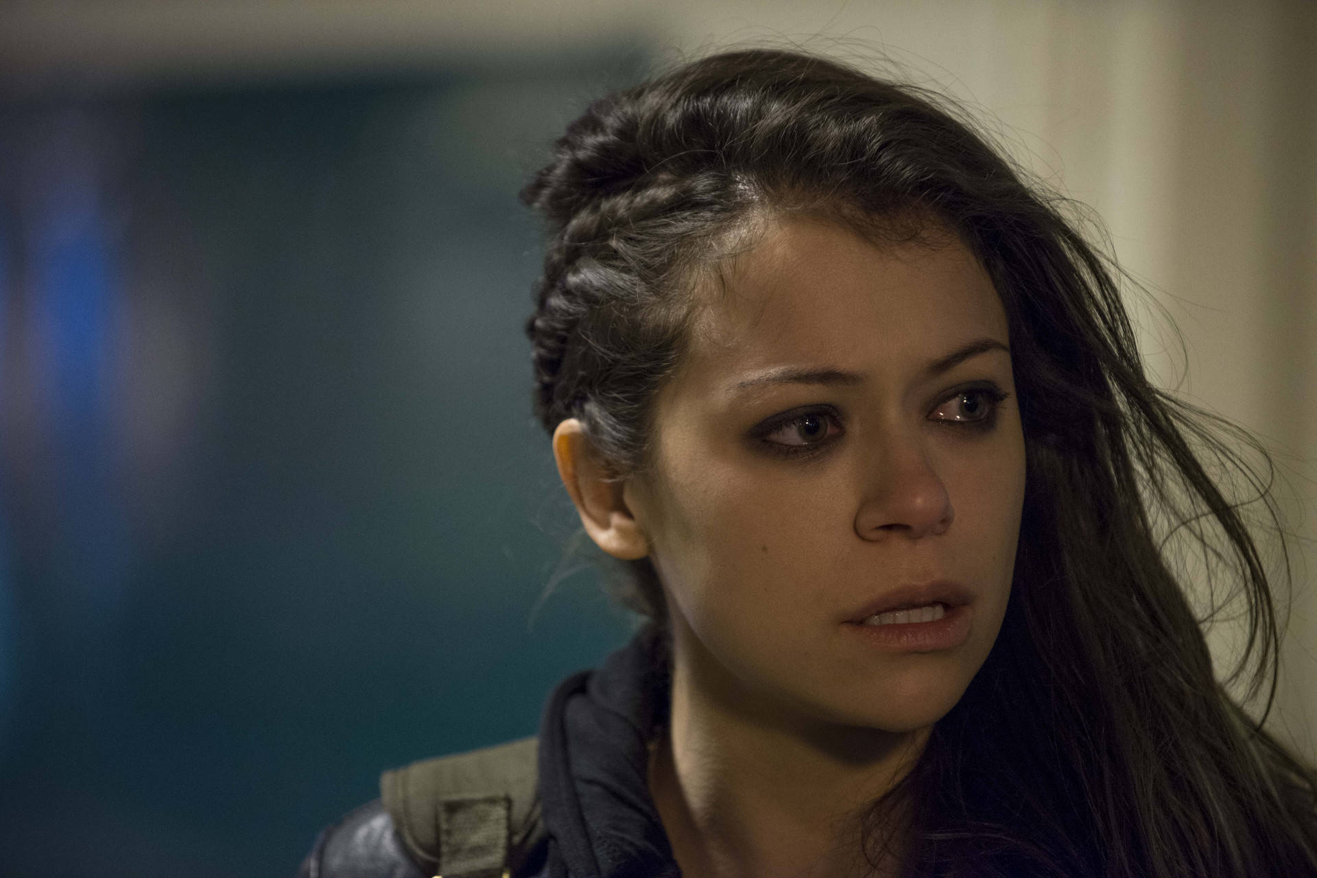 1920x1281 Download free Orphan Black Main Actress Tatiana Maslany Wallpaper
