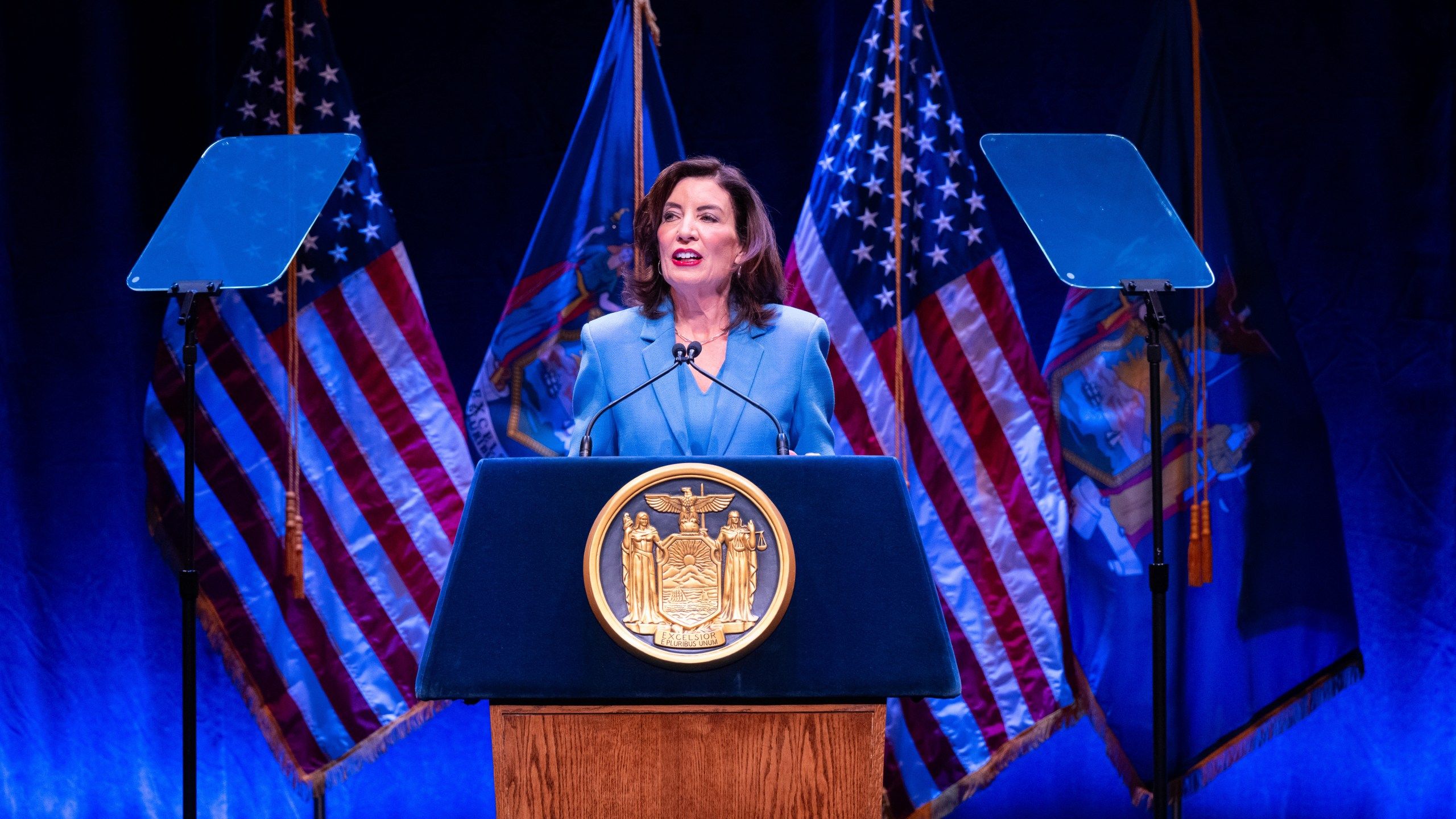 2560x1440 In New York, Hochul moves to thread needle between Democratic divides ahead of election