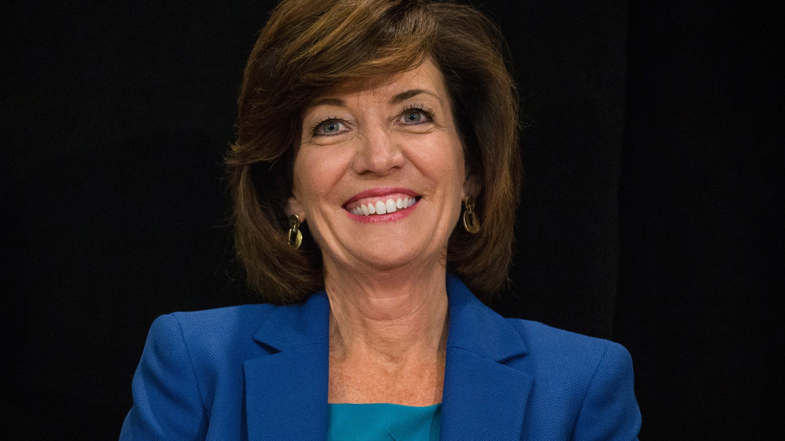 2560x1440 Hochul, a Hamburg CSD grad, praised by Superintendent. News 4 Buffalo