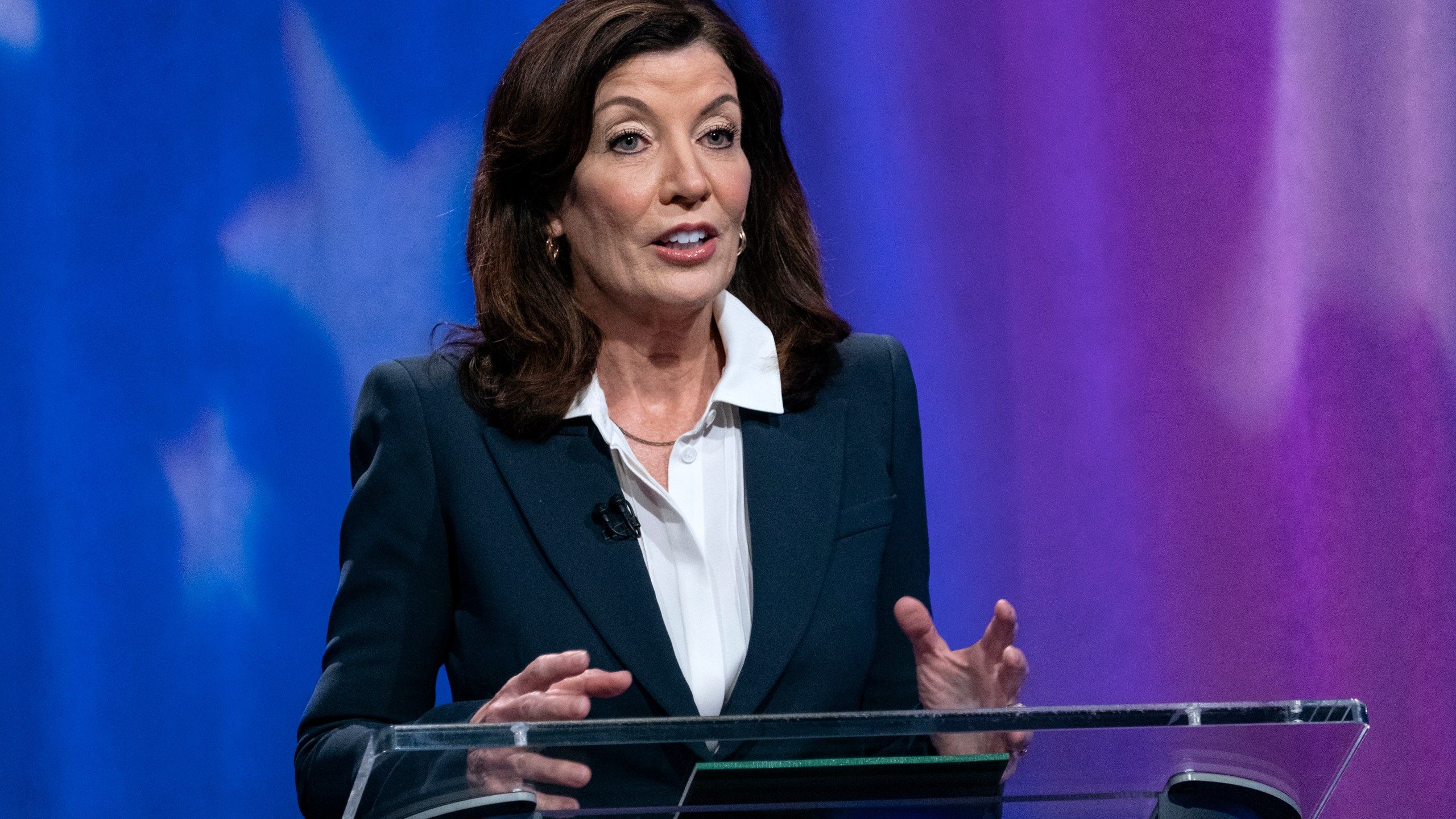 2560x1440 NY Gov. Kathy Hochul, who replaced Cuomo, faces Democrats