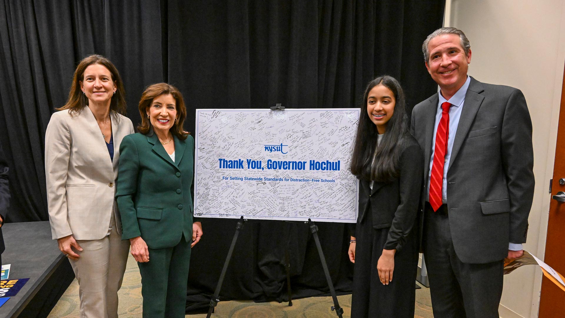 1920x1080 Gov. Hochul: 'We Got It Done' York Becomes Largest State To Enact Bell To Bell Cellphone Policy