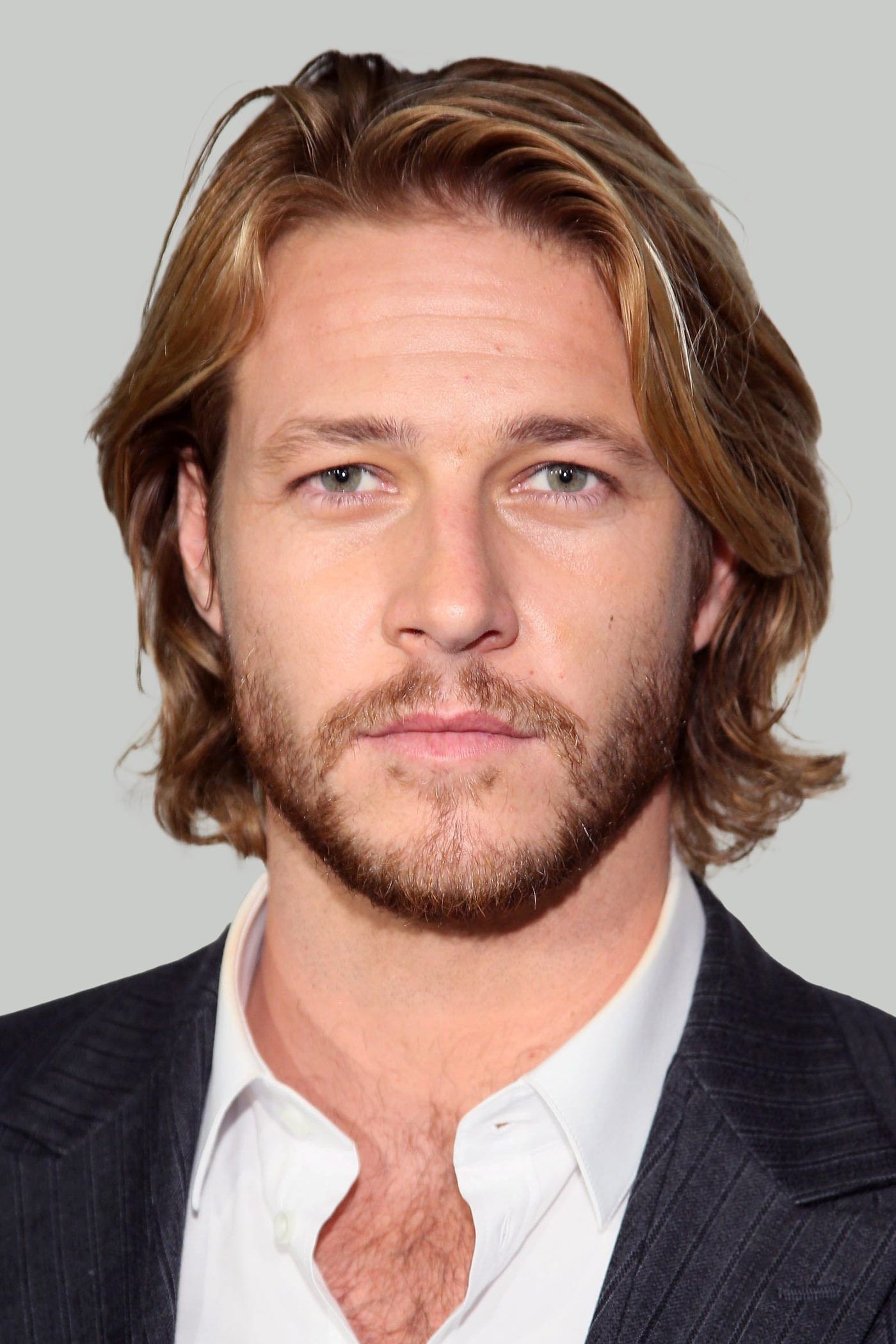 1400x2100 Luke Bracey Image