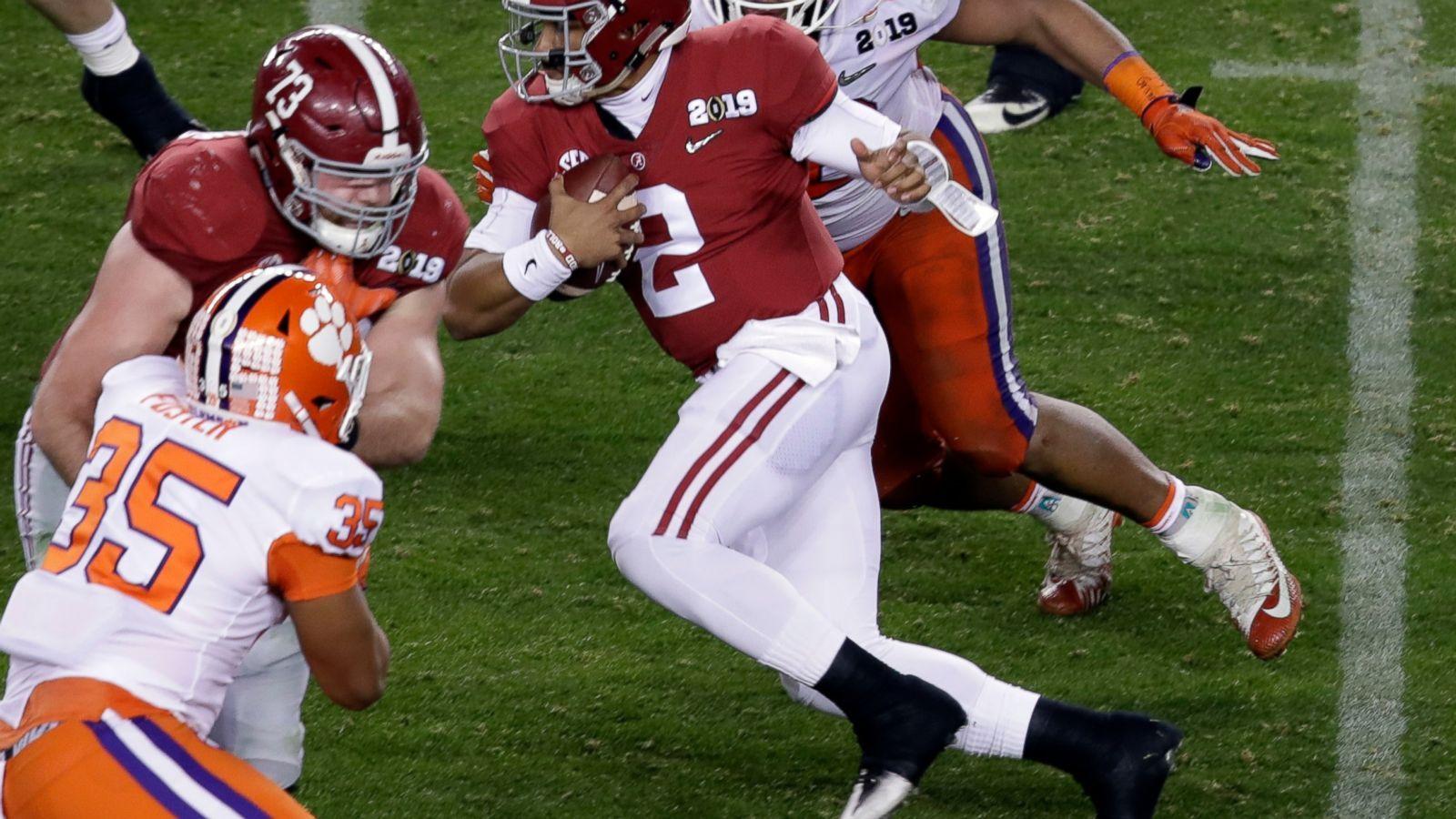 1600x900 AP sources: Alabama QB Jalen Hurts in transfer portal