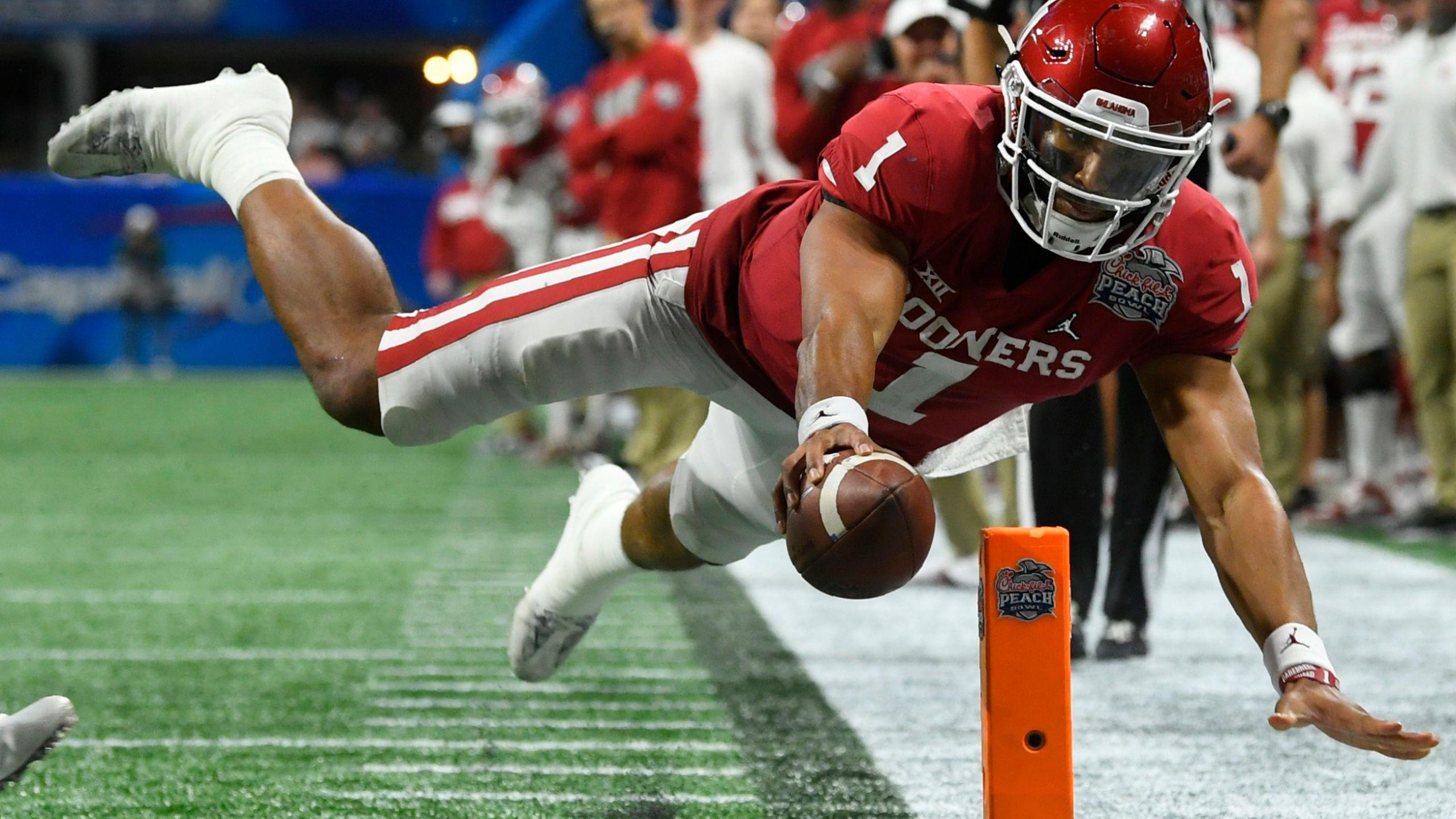 2560x1440 Jalen Hurts eyes NFL, with 'boulder' not chip on shoulder