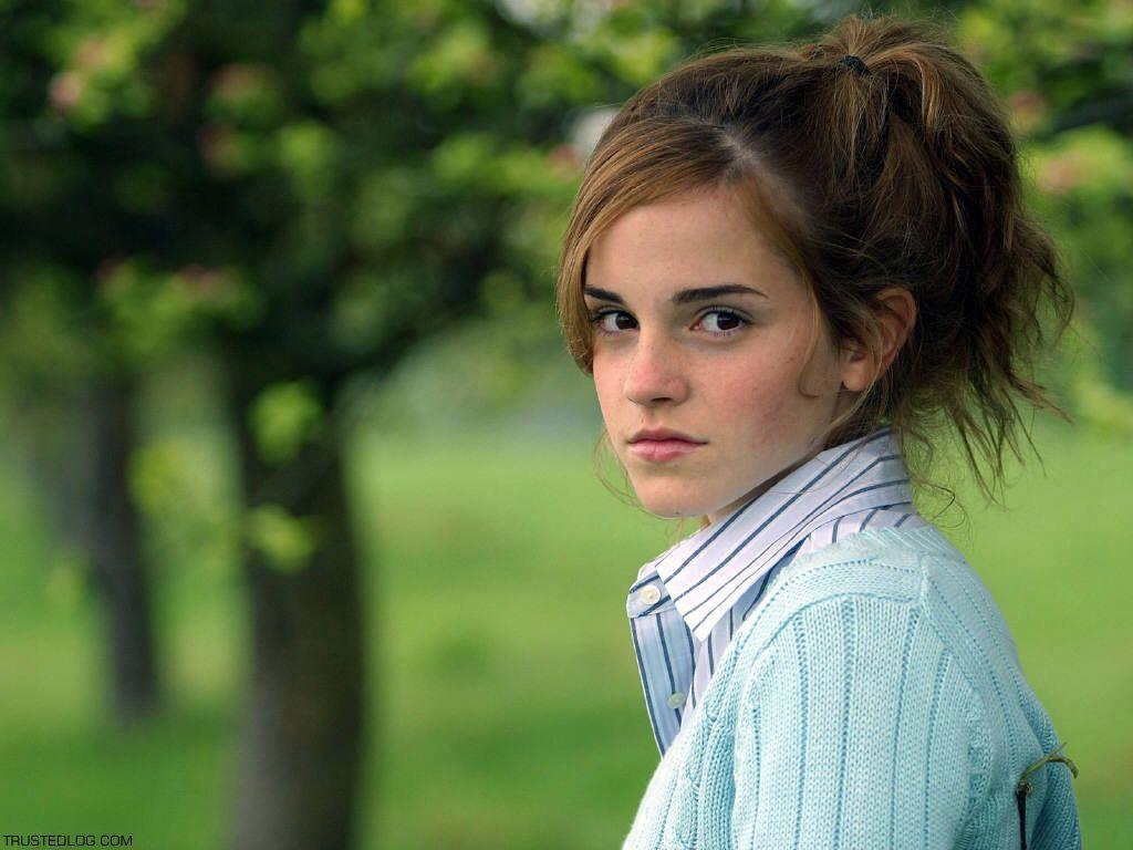 1024x768 snowman and christmas wallpaper: harry potter emma watson image, harry potter emma watson picture, harry potter emma watson stills, harry potter emma watson wallpaper, harry potter emma watson posters, harry potter emma