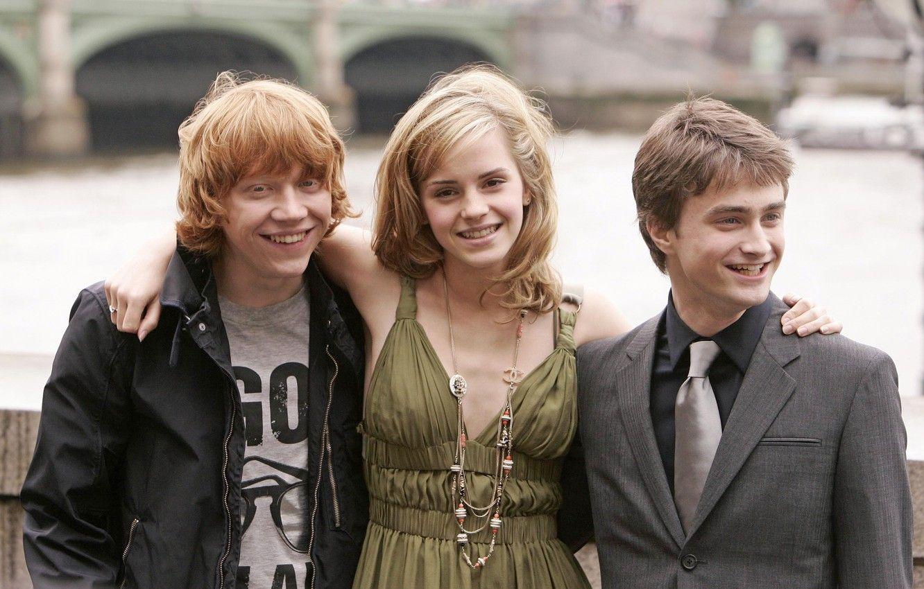1332x850 Wallpaper bridge, celebrity, London, Thames, Harry Potter, Emma Watson, Emma Watson, promenade, Daniel Radcliffe, Rupert Grint, Rupert Grint, Daniel Radcliffe, atery image for desktop, section фильмы