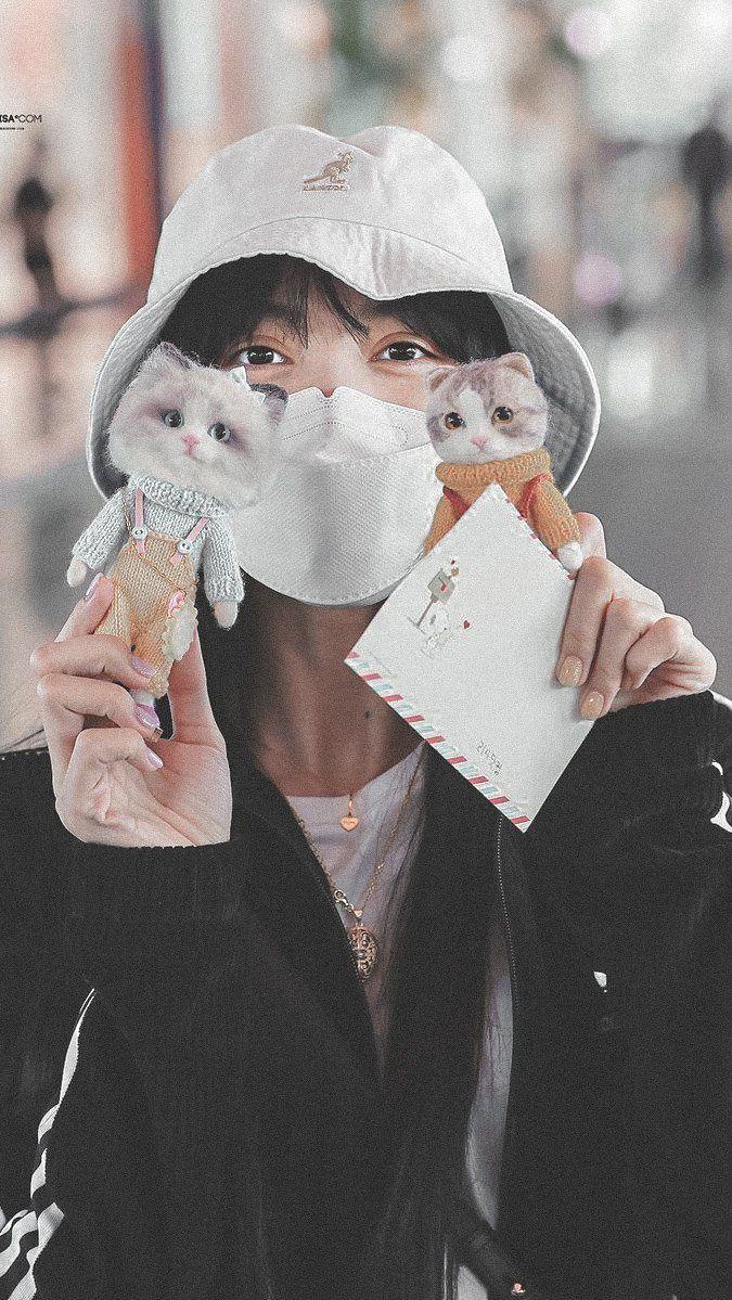 675x1199 Lisa & Jennie Wallpaper Lockscreen